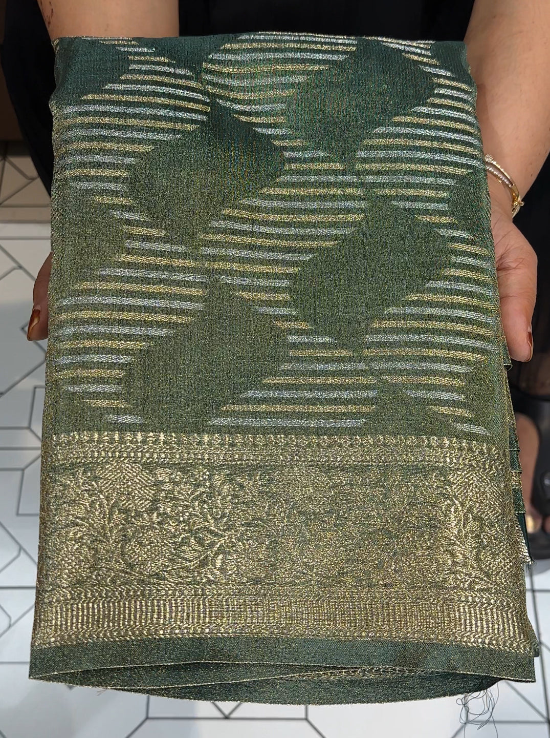 CRUSHED BANARASI SAREES - IHA 24003