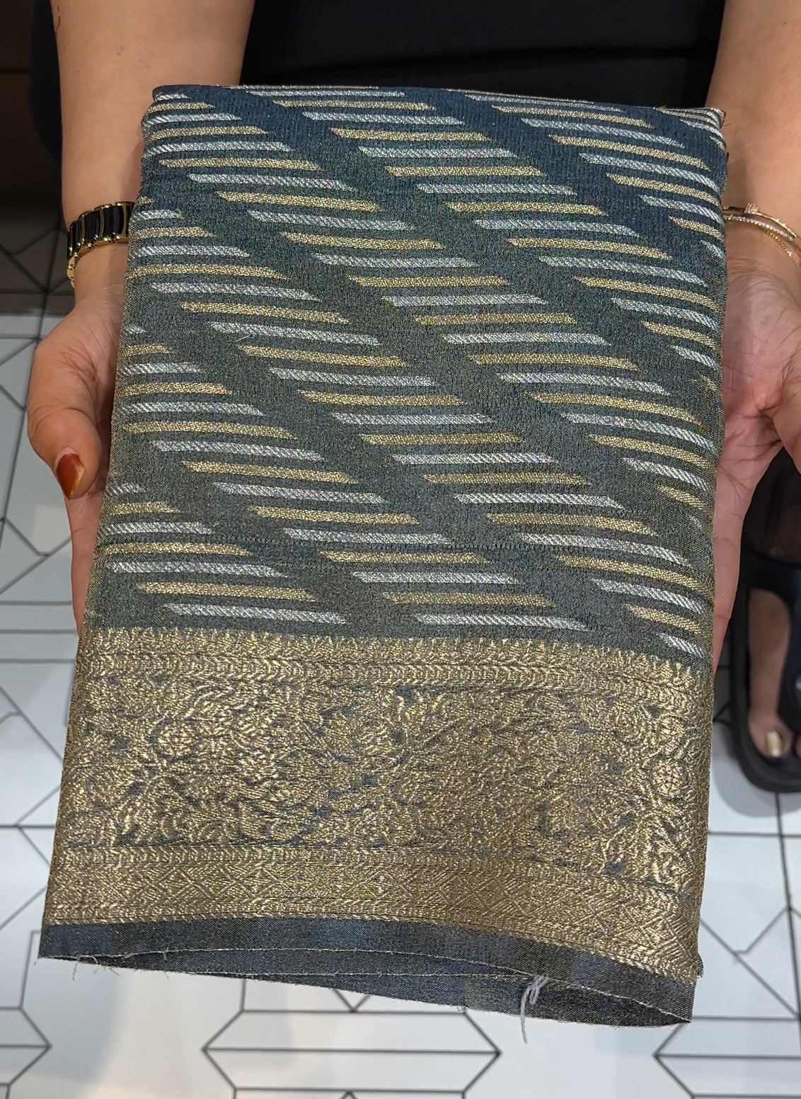 CRUSHED BANARASI SAREES - IHA 24003