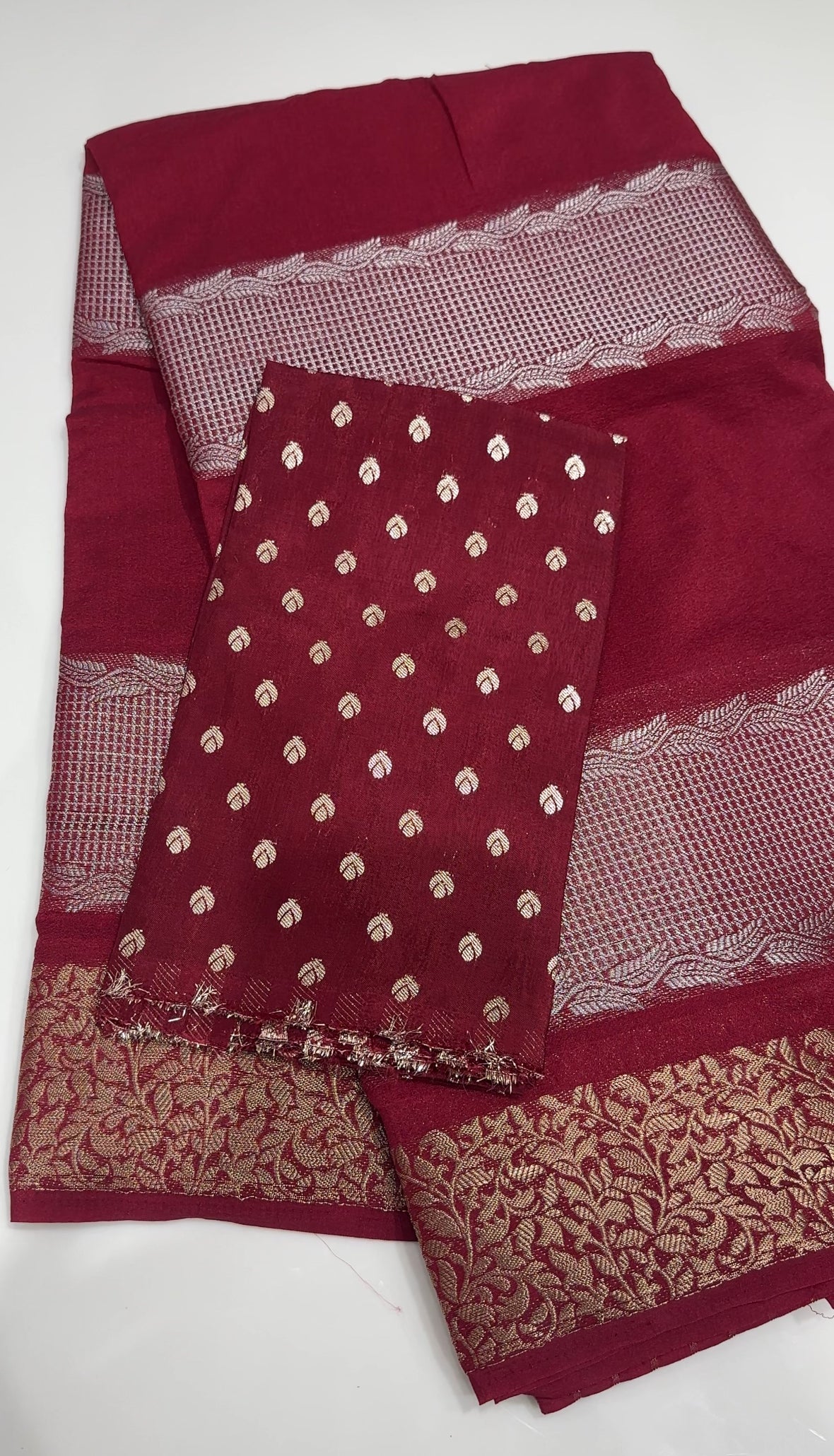 SEMI BANARASI SAREES - IHA 26373