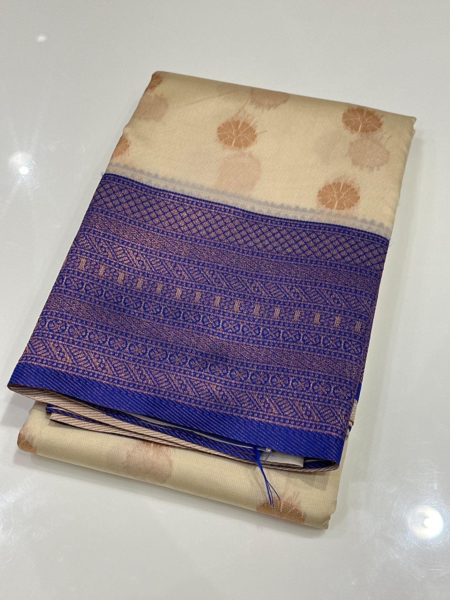OFFER SALES SAREES - IHA 27211