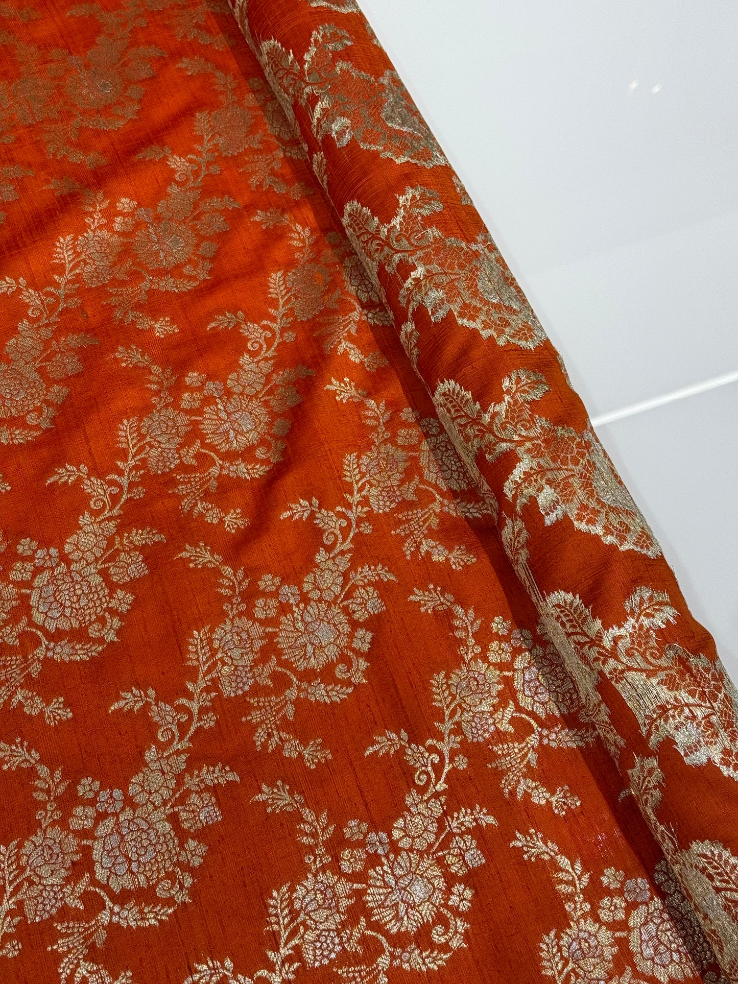 PREMIUM BANARASI RUNNING MATERIALS - IHA 27498