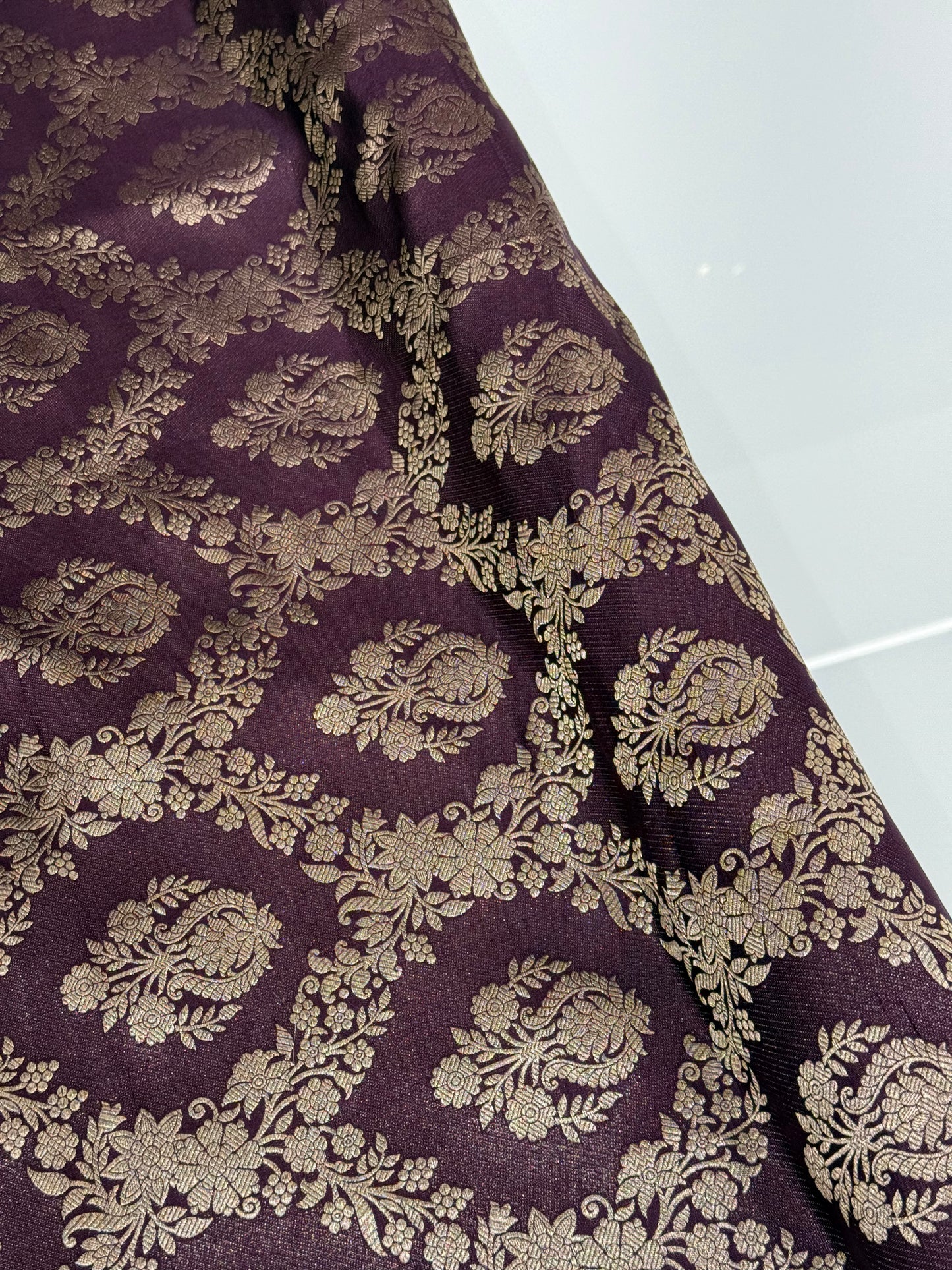 PREMIUM BANARASI RUNNING MATERIALS - IHA 27498