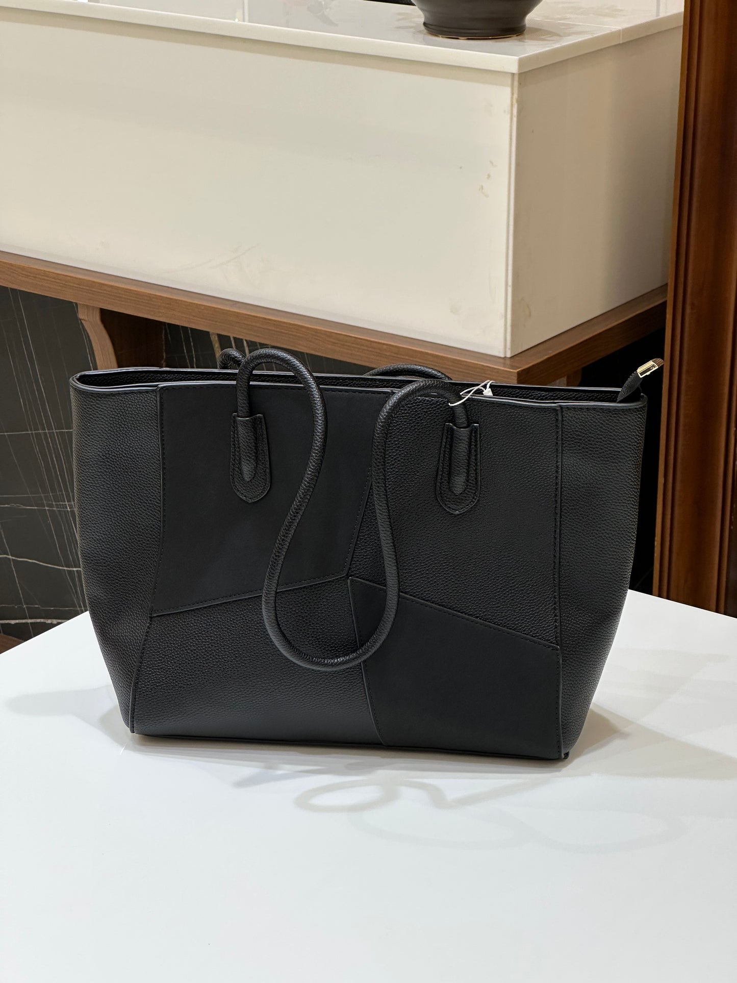 IMPORTED BAGS - IHA 26501