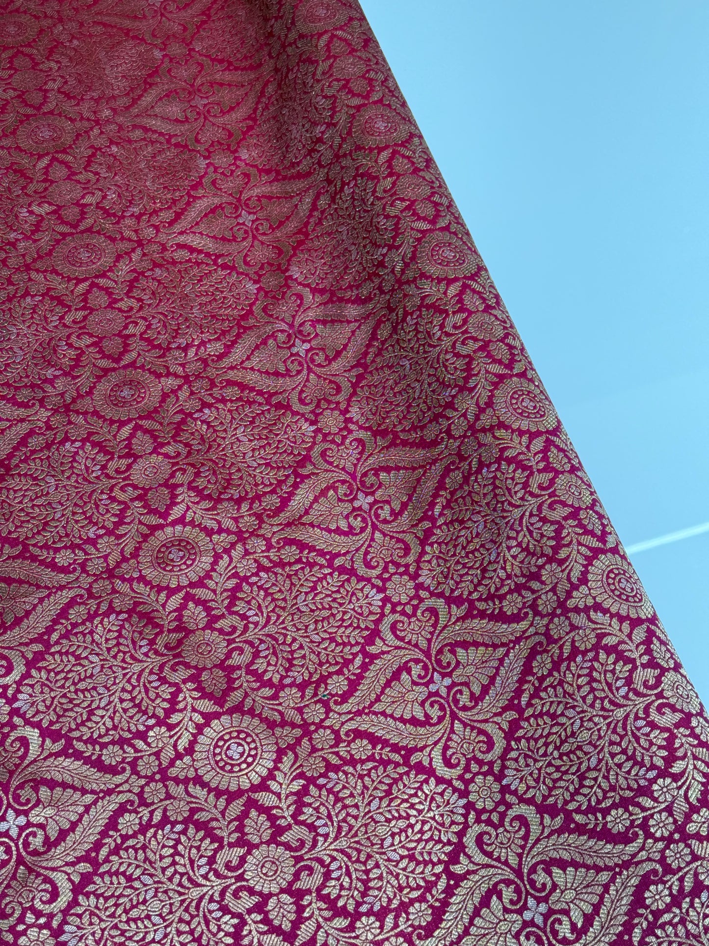 PREMIUM BANARASI RUNNING MATERIALS - IHA 27498