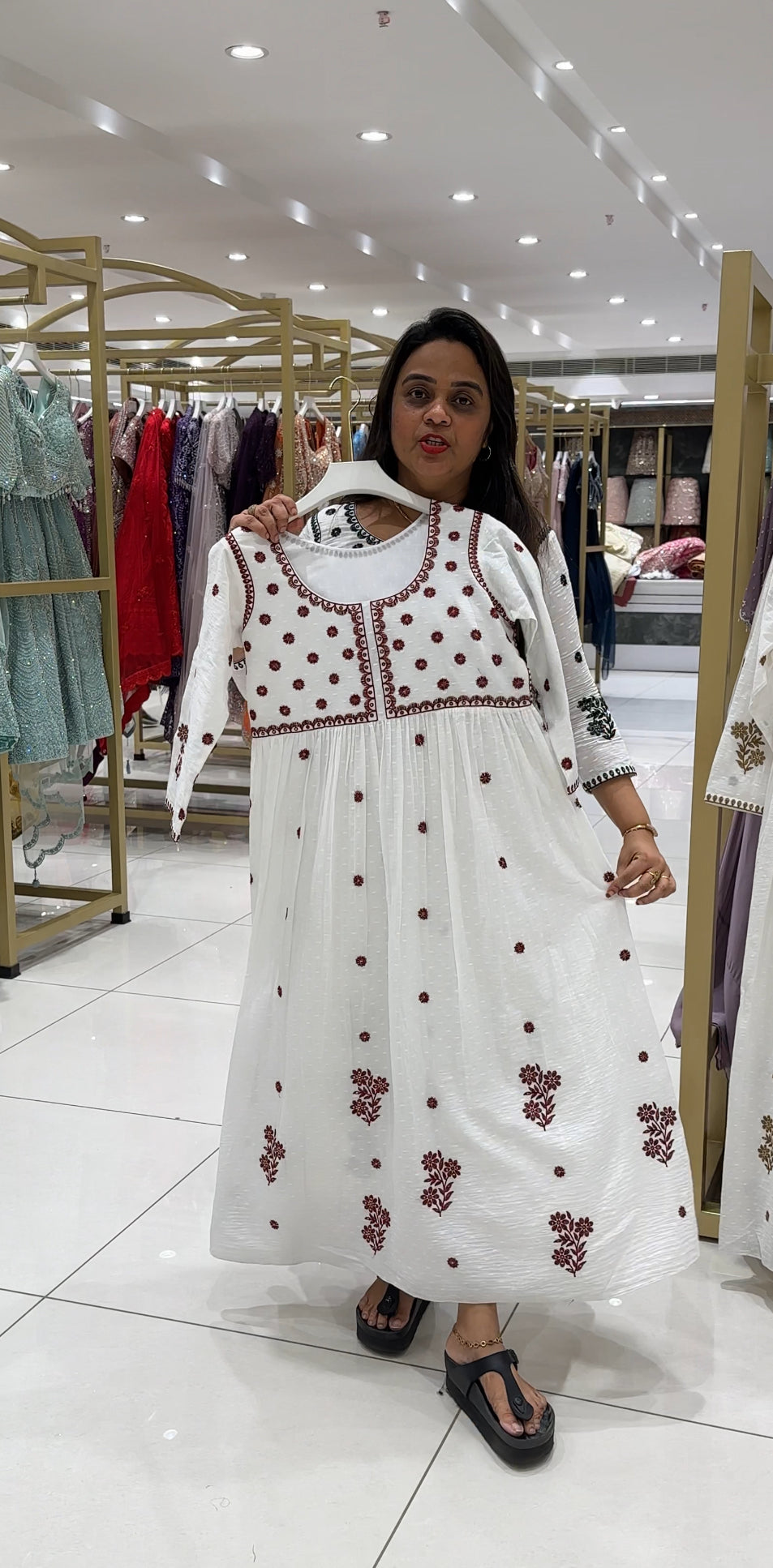 LUCKNOWI CHIKANAKARI TOP - IHA 25653