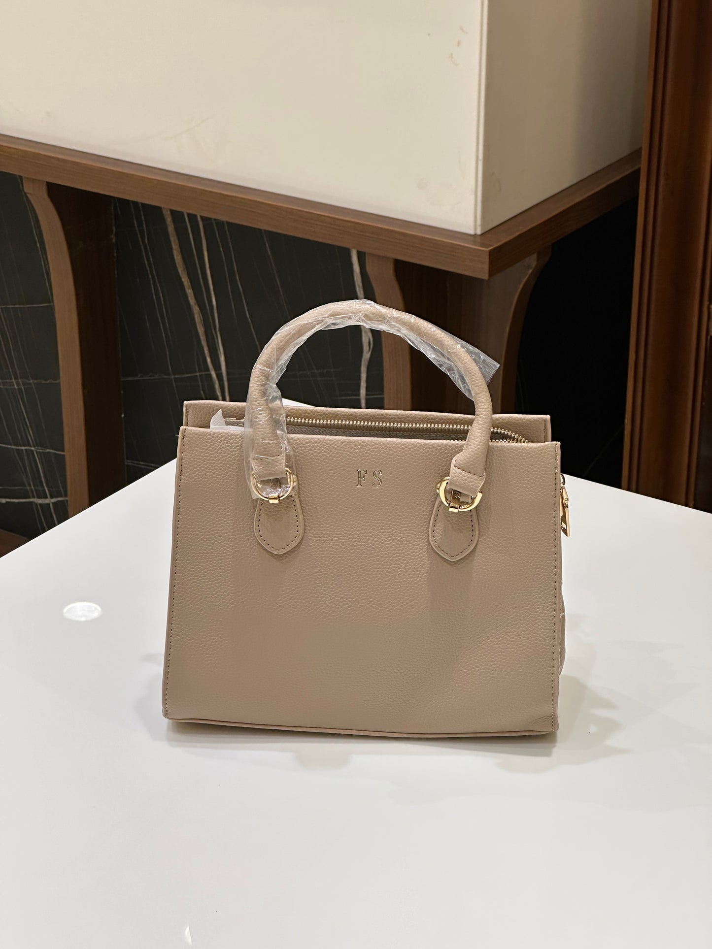IMPORTED BAGS - IHA 26558