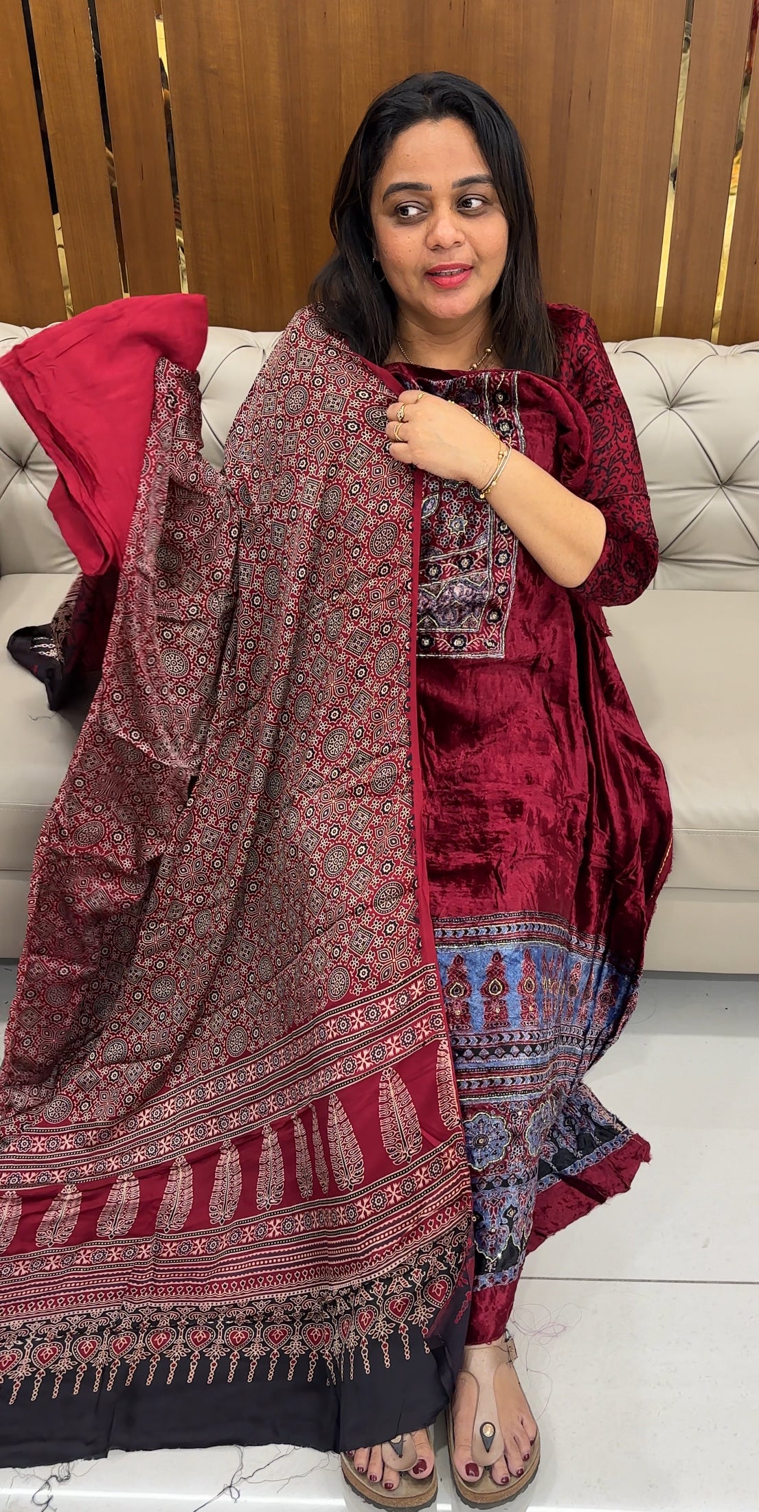 VELVET UNSTITCHED SALWAR SUITS - IHA 26382