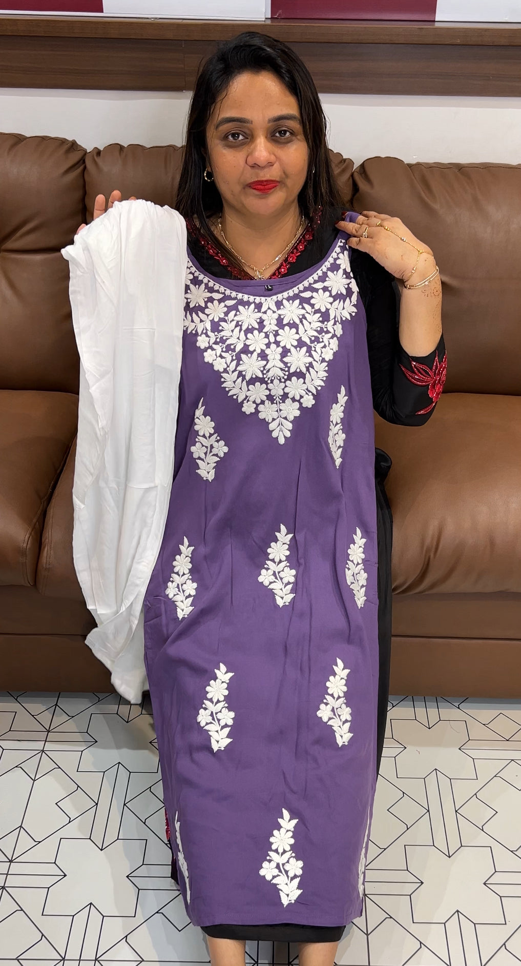 CHIKANKARI TOP AND BOTTOM - IHA 24011