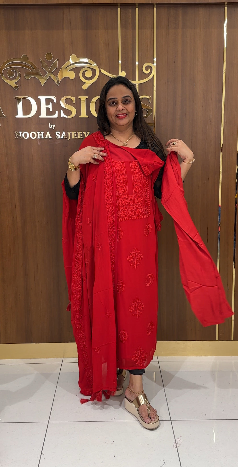 LUCKNOWI CHIKANKARI TOP,BOTTOM AND DUPATTA - IHA 23136