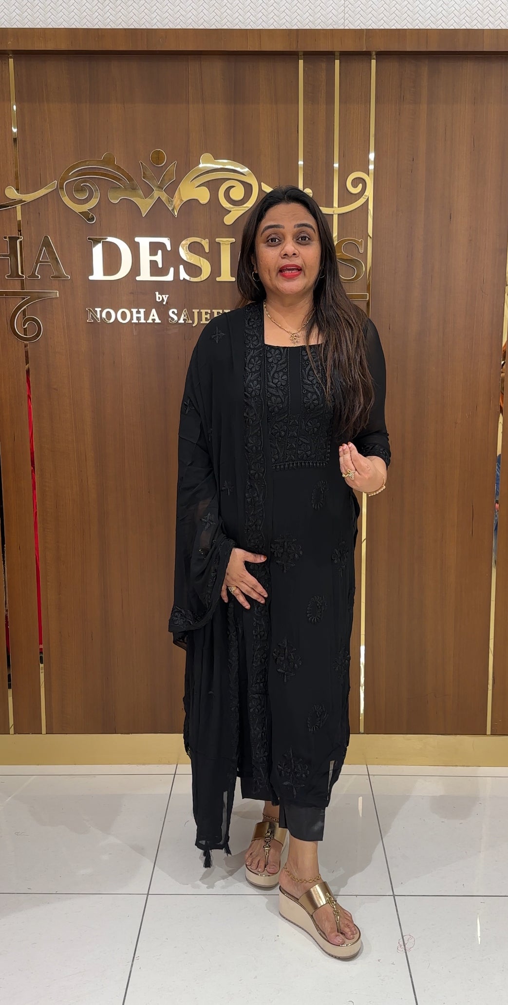 LUCKNOWI CHIKANKARI TOP,BOTTOM AND DUPATTA - IHA 23136
