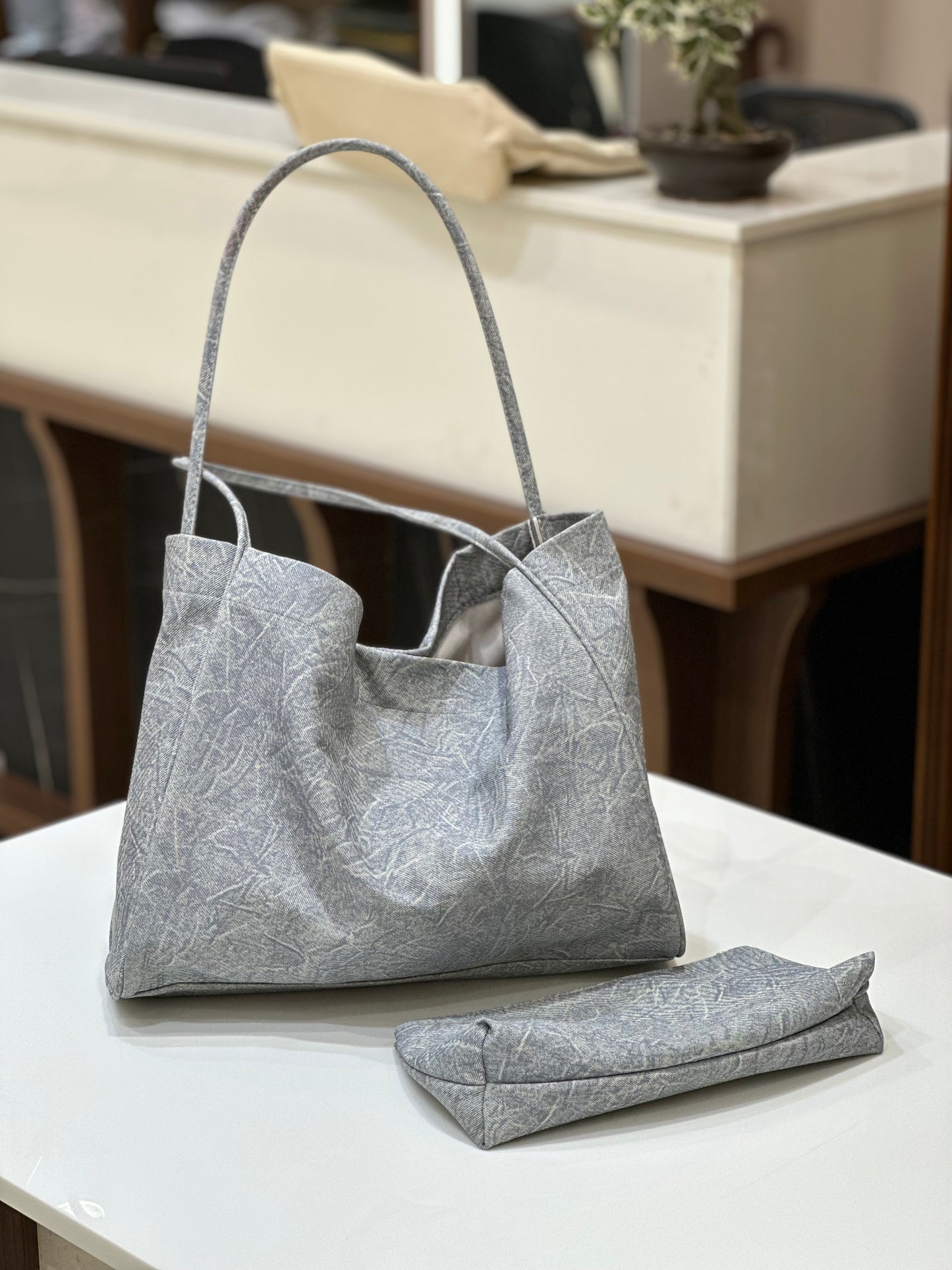 IMPORTED BAGS - IHA 26501
