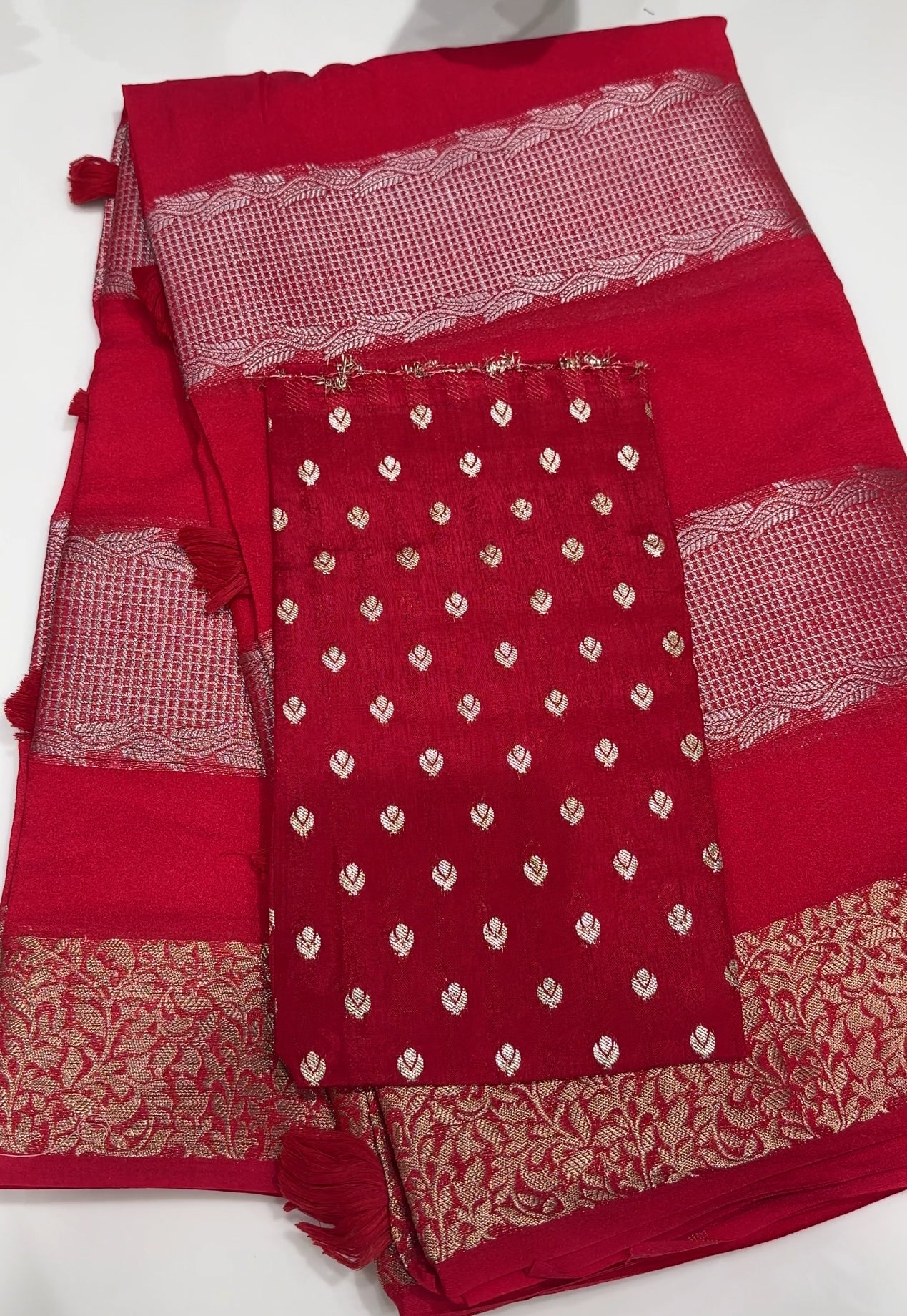 SEMI BANARASI SAREES - IHA 26373