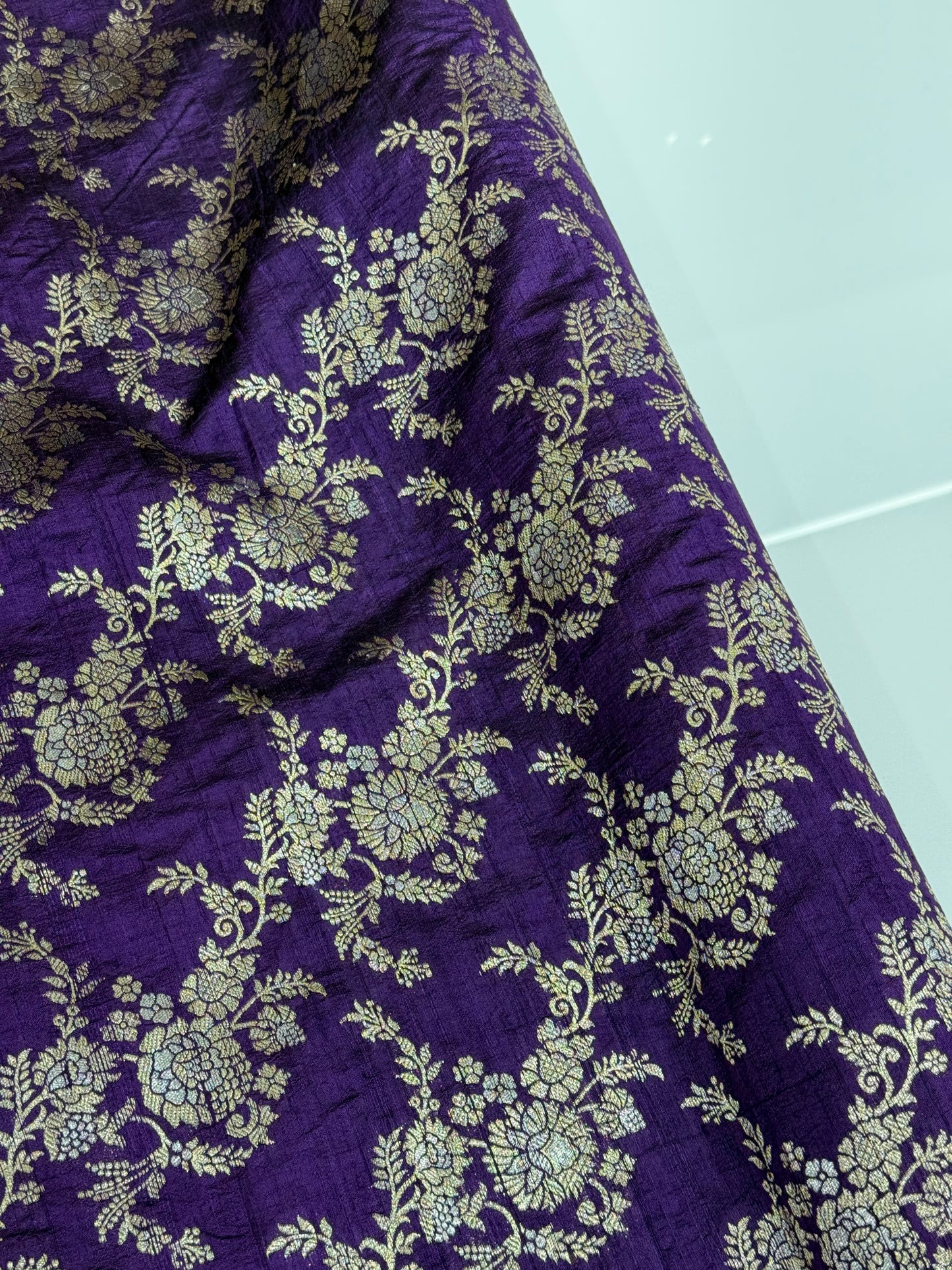 PREMIUM BANARASI RUNNING MATERIALS - IHA 27498