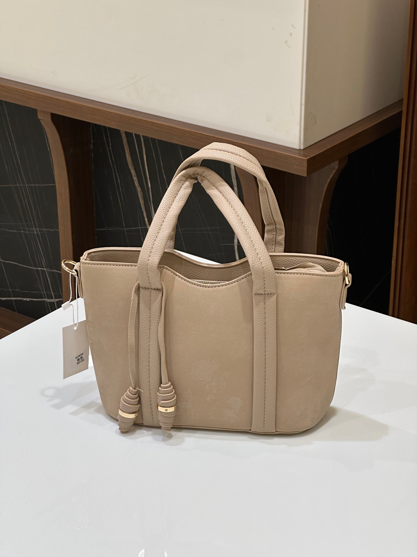 IMPORTED BAGS - IHA 26558