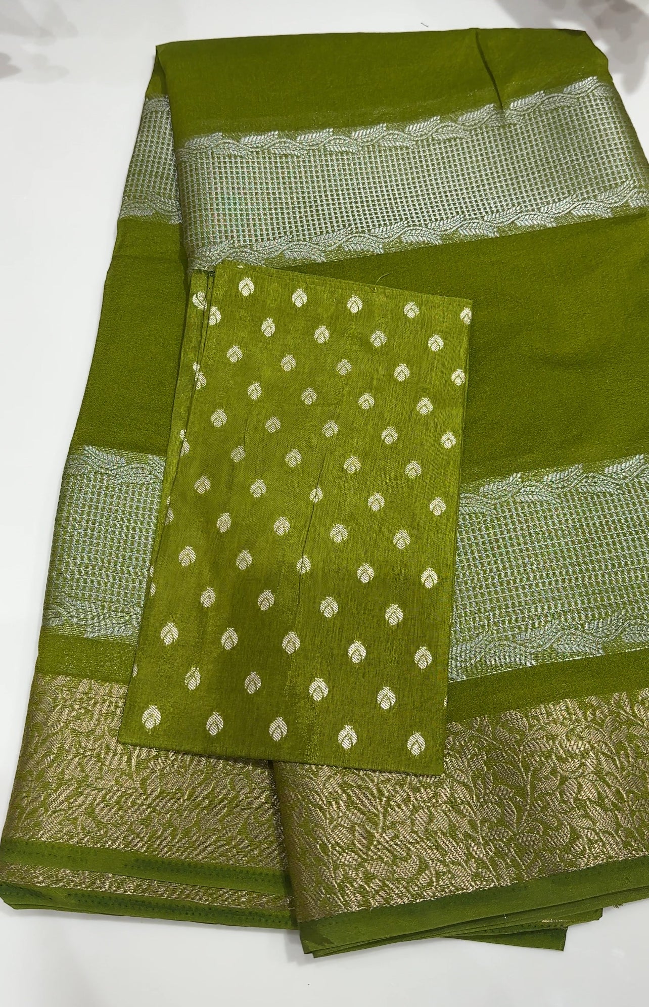 SEMI BANARASI SAREES - IHA 26373
