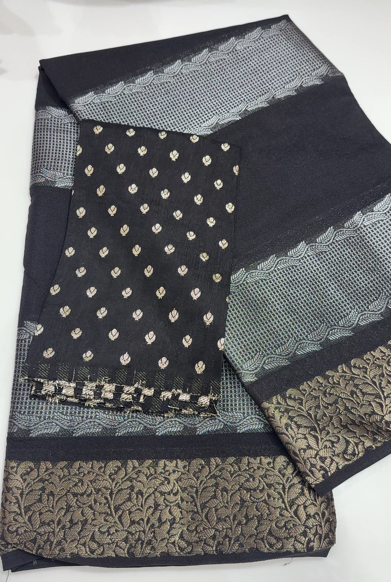 SEMI BANARASI SAREES - IHA 26373