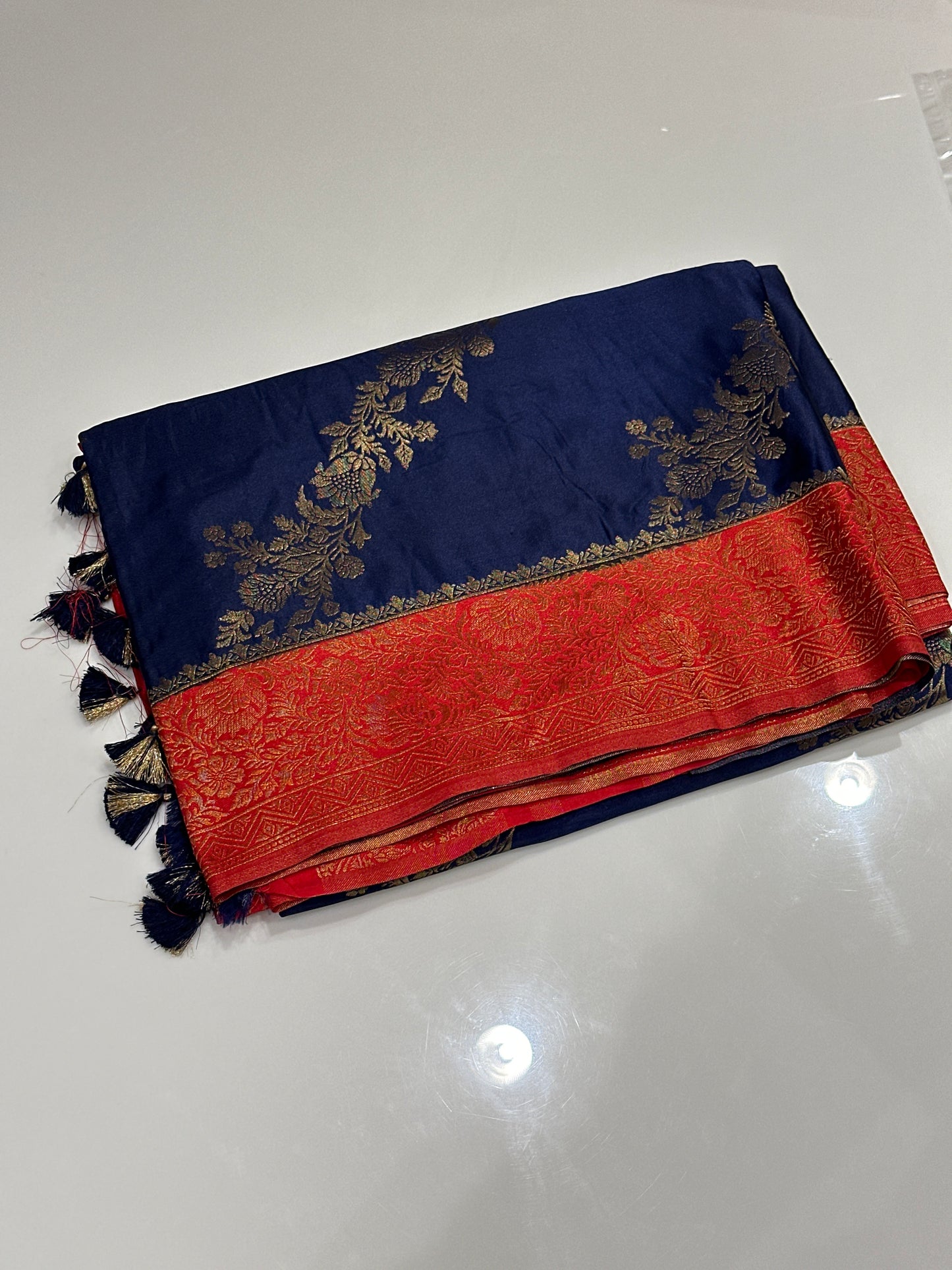 OFFER SALES SAREES - IHA 27211