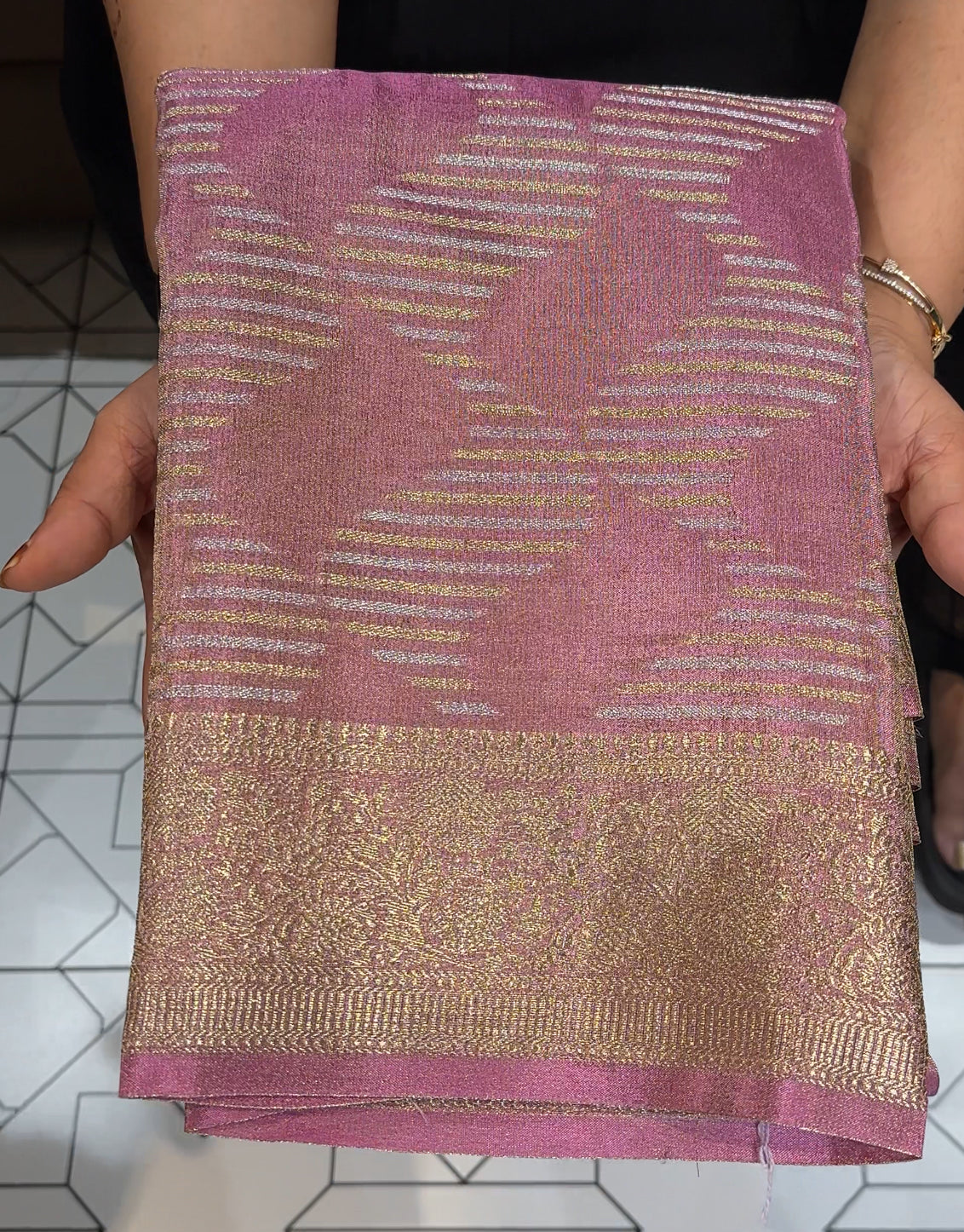 CRUSHED BANARASI SAREES - IHA 24003