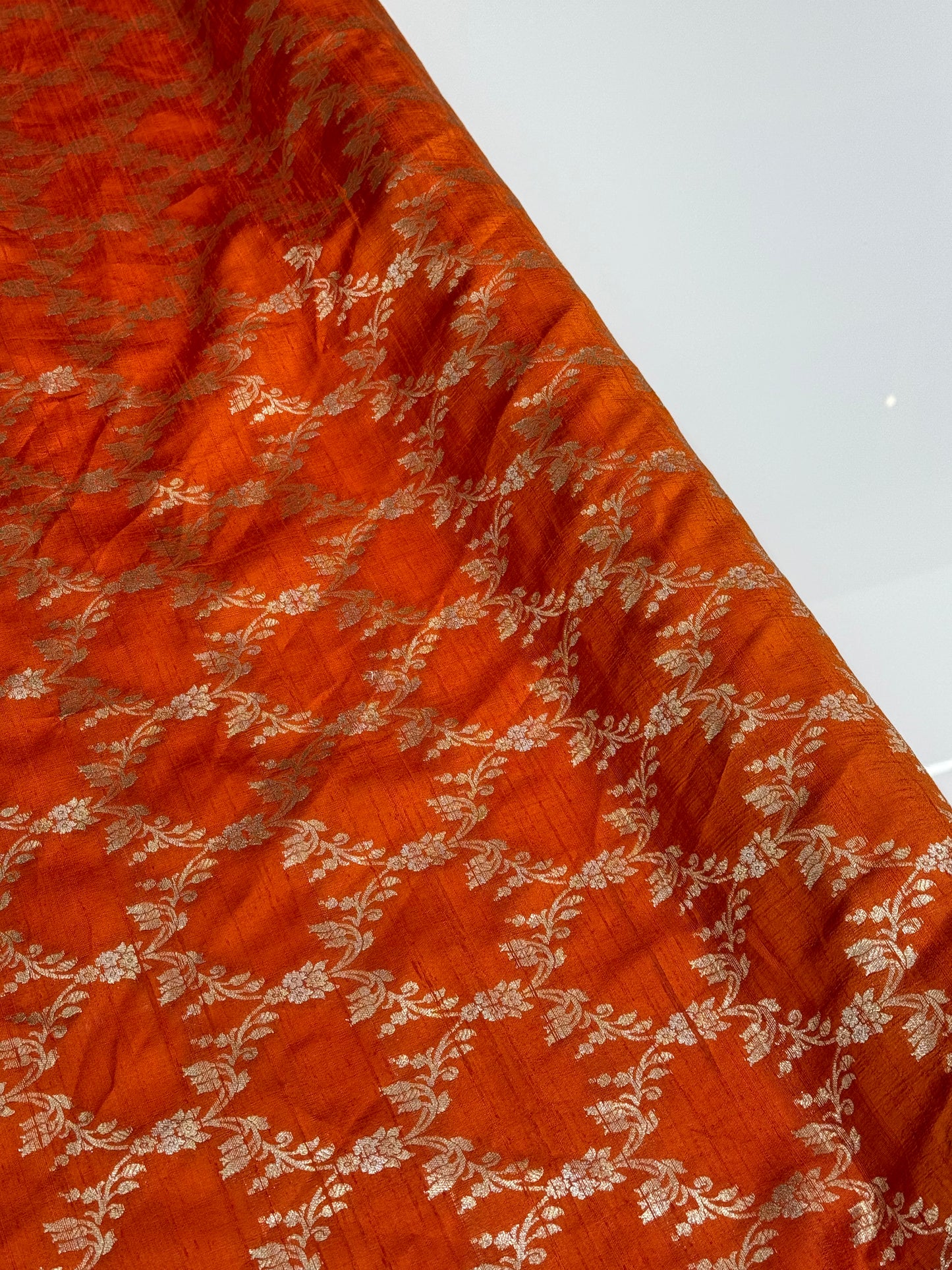 PREMIUM BANARASI RUNNING MATERIALS - IHA 27498