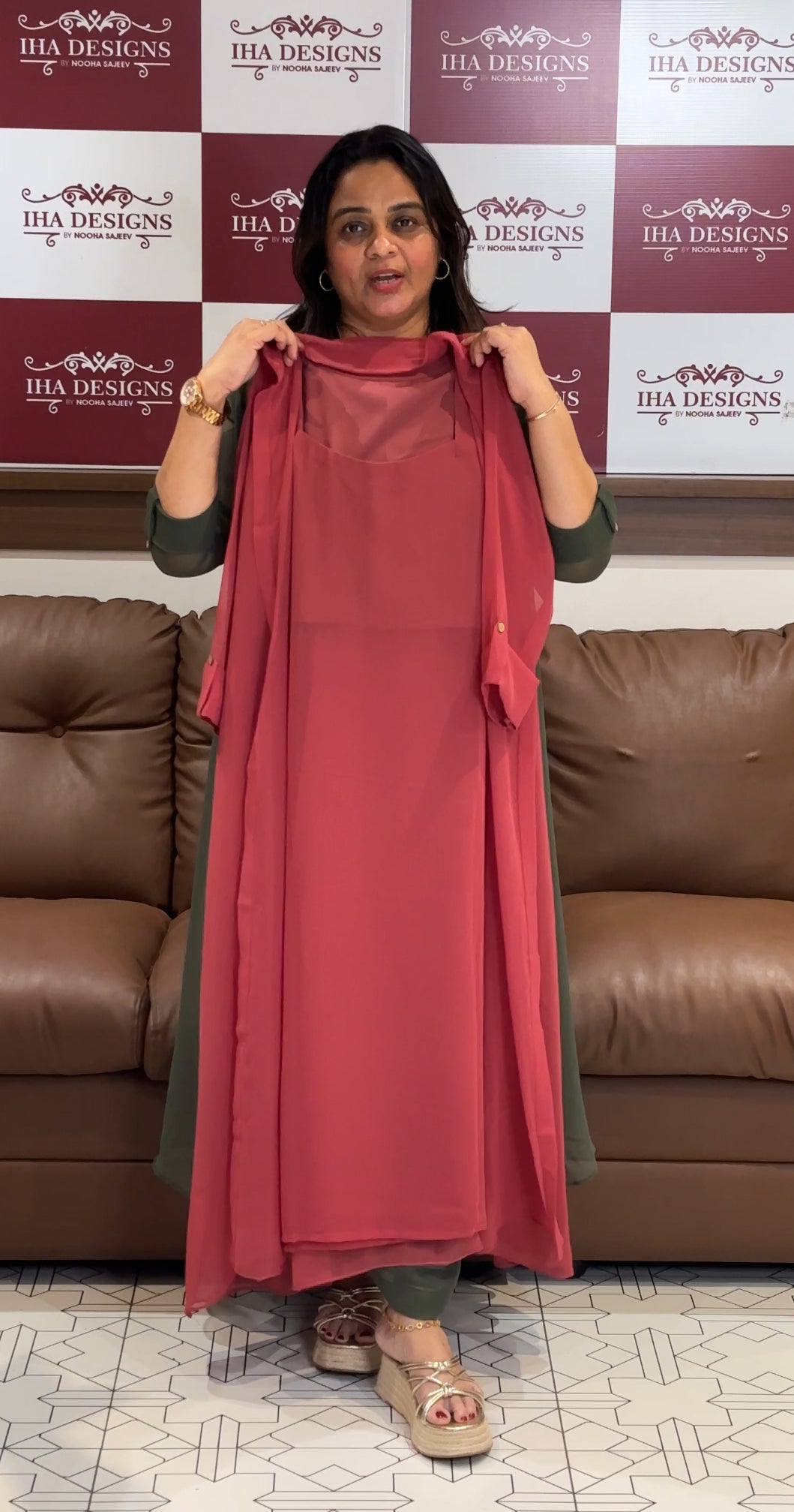 IHA'S IN-HOUSE TOP, BOTTOM AND JACKET - IHA 27326