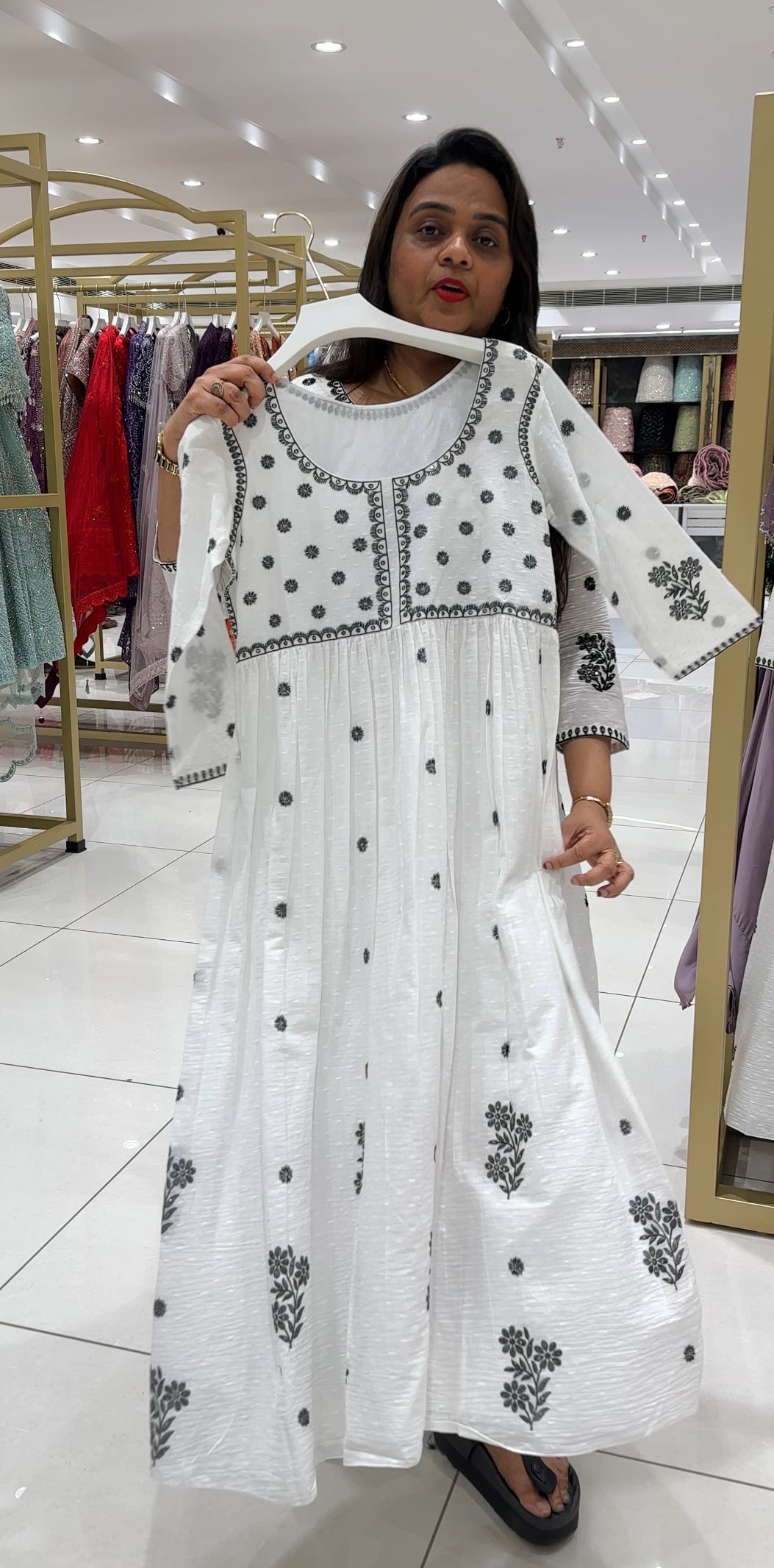 LUCKNOWI CHIKANAKARI TOP - IHA 25653