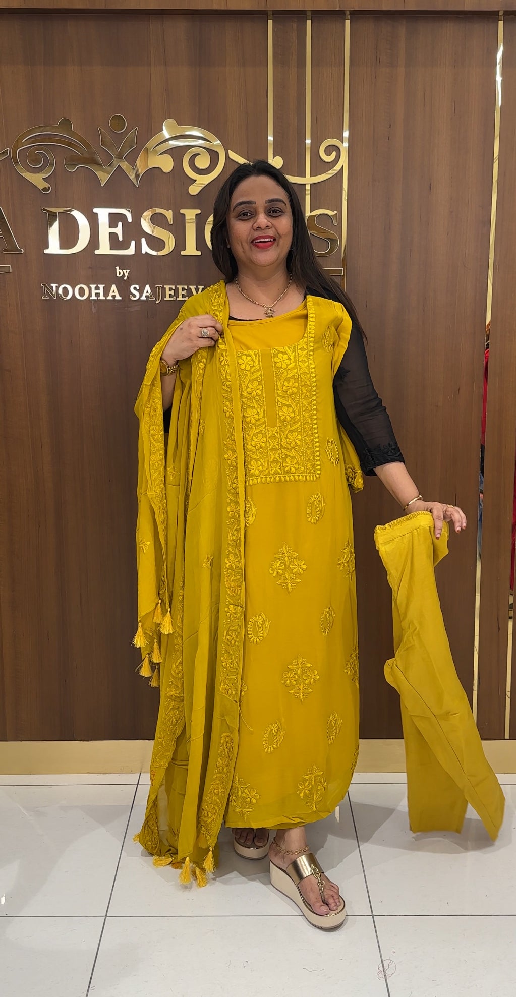 LUCKNOWI CHIKANKARI TOP,BOTTOM AND DUPATTA - IHA 23136