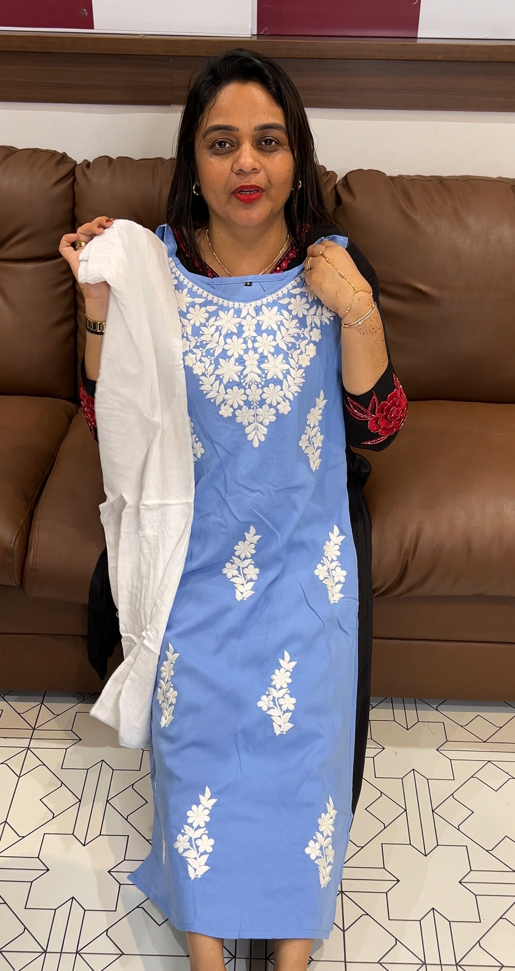 CHIKANKARI TOP AND BOTTOM - IHA 24011