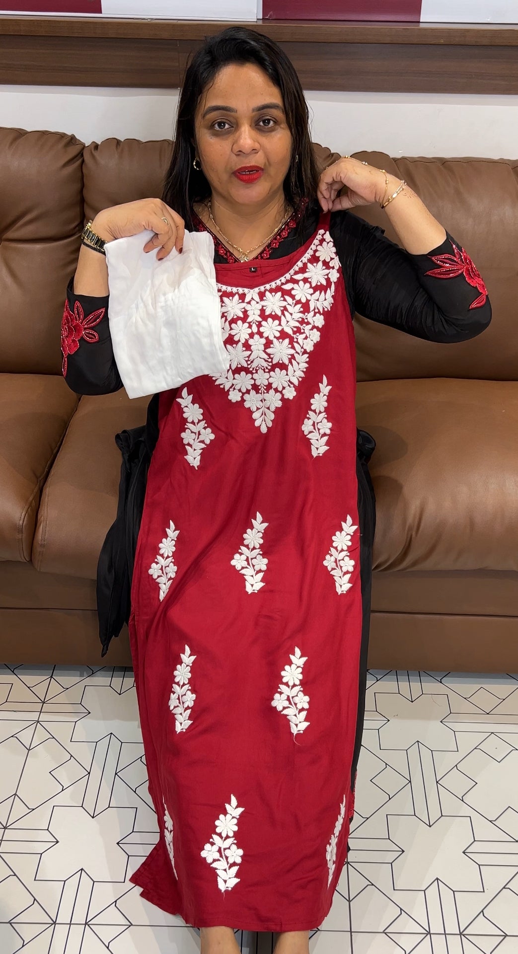 CHIKANKARI TOP AND BOTTOM - IHA 24011