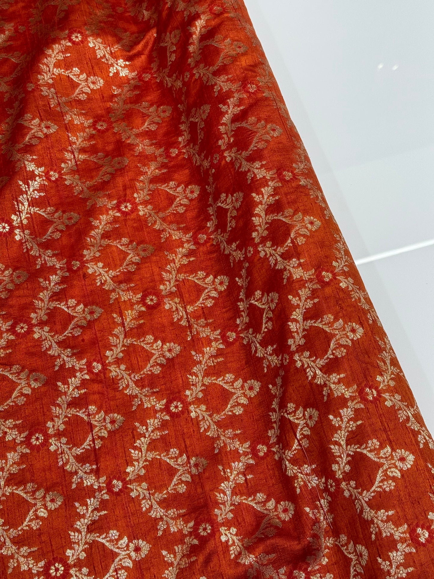 PREMIUM BANARASI RUNNING MATERIALS - IHA 27498
