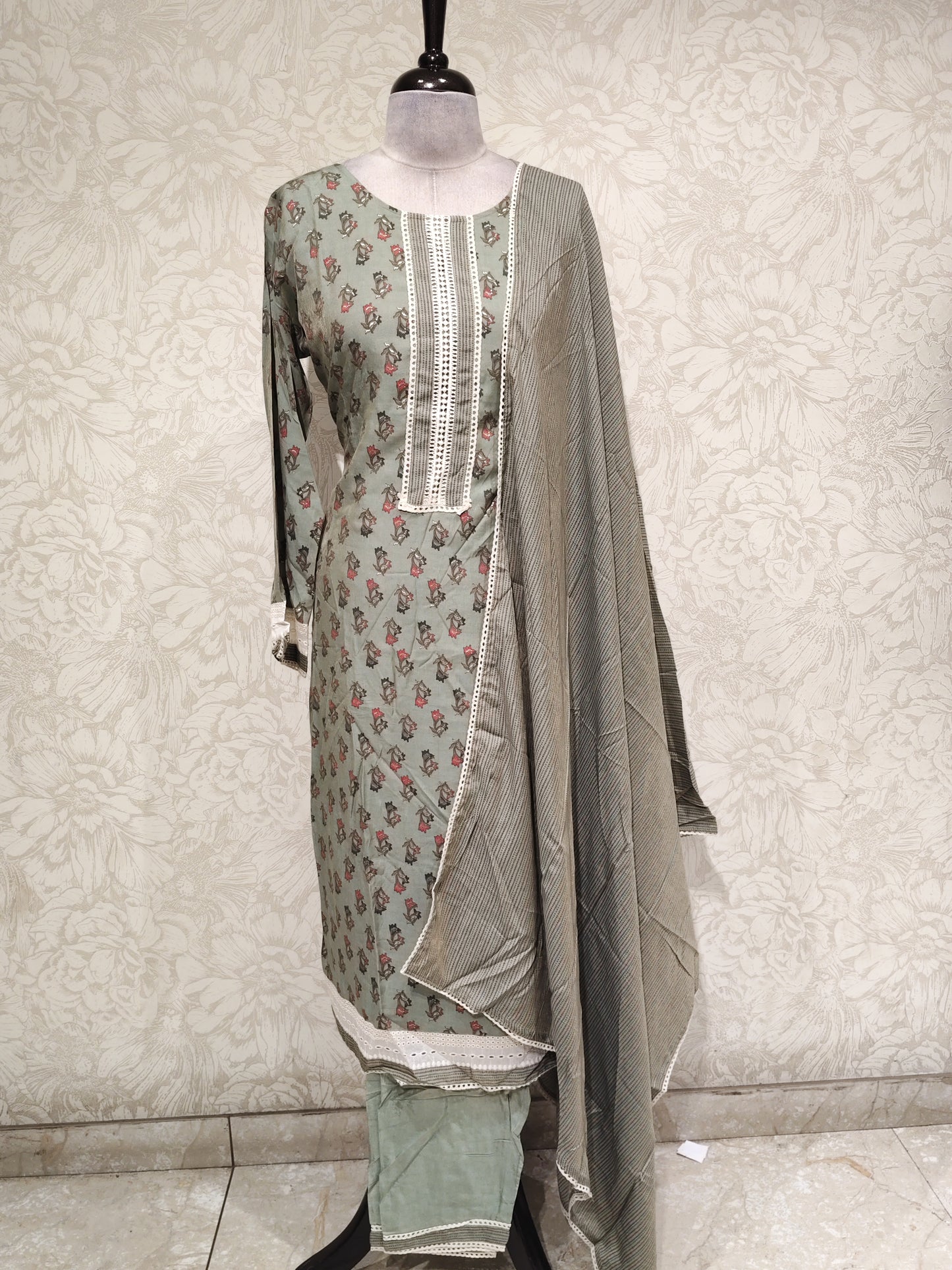 OFFER SALES TOP AND BOTTOM COLLECTIONS - IHA 27223