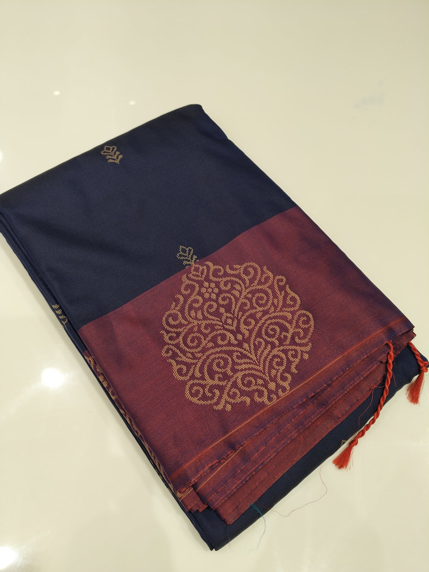 OFFER SALES SAREES - IHA 27410