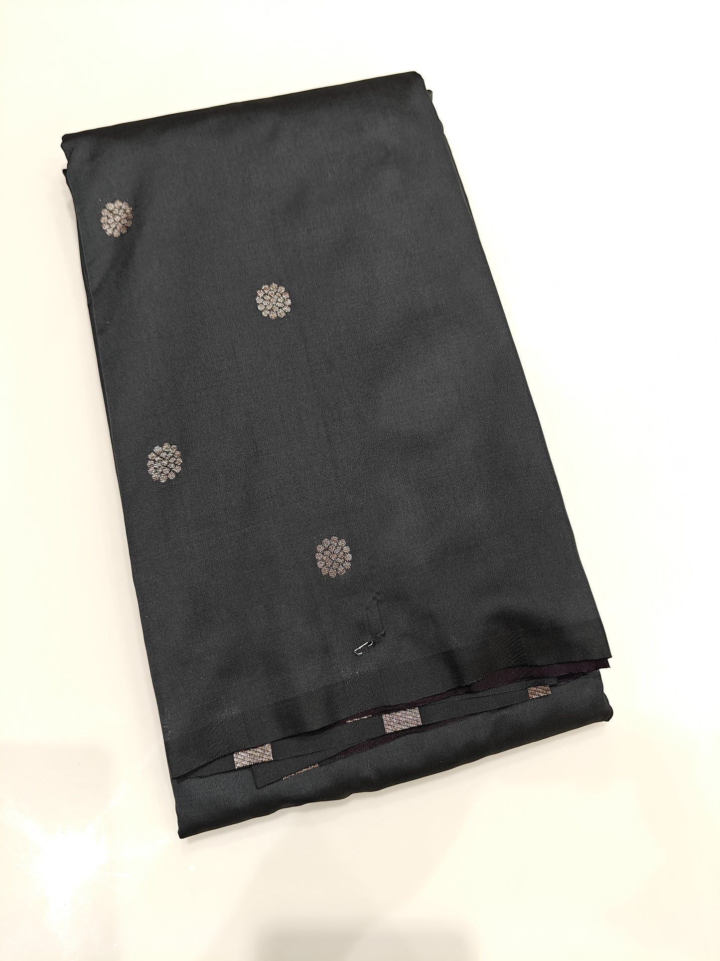 OFFER SALES SAREES - IHA 27224