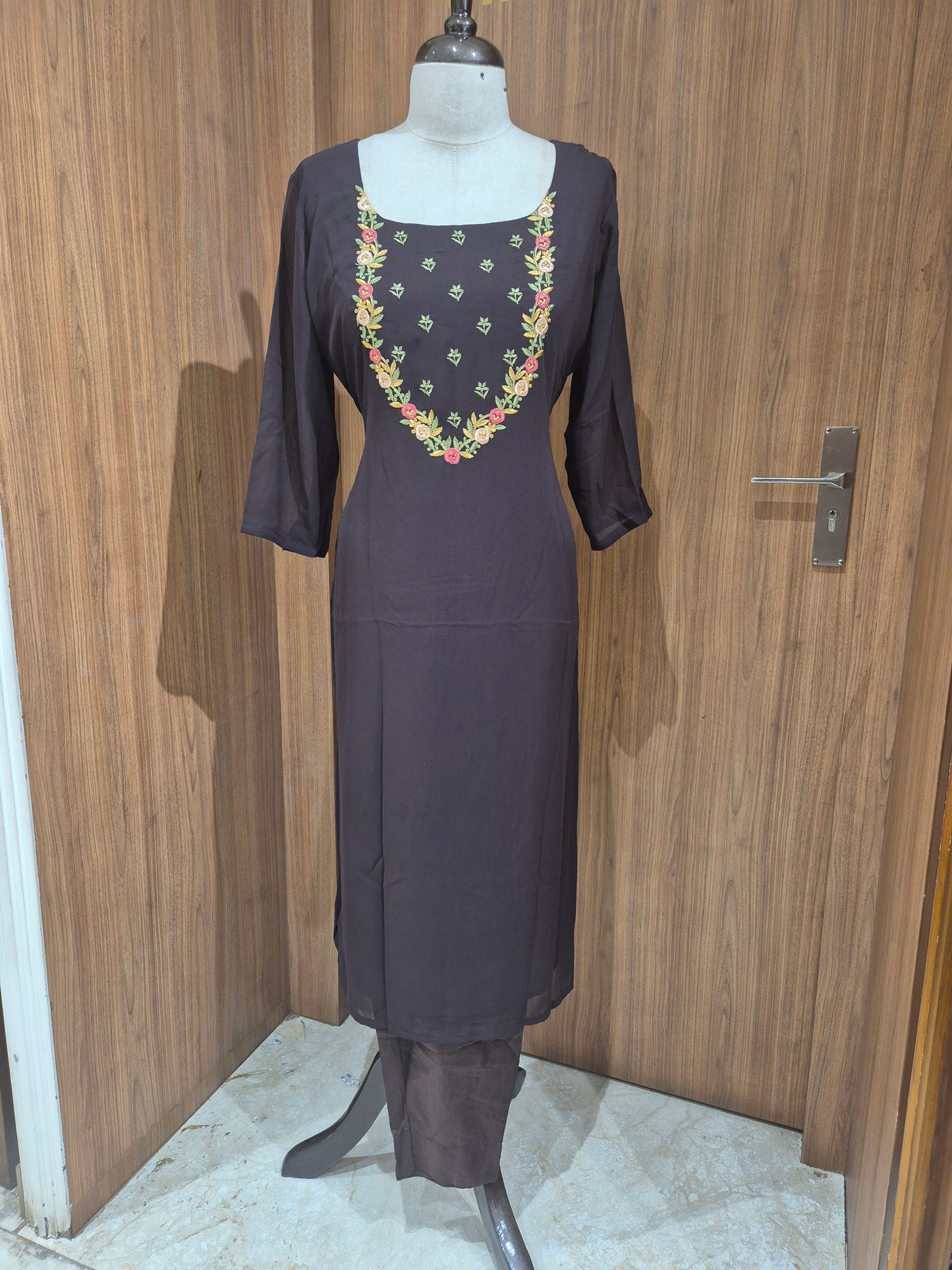 OFFER SALES TOP AND BOTTOM - IHA 26703
