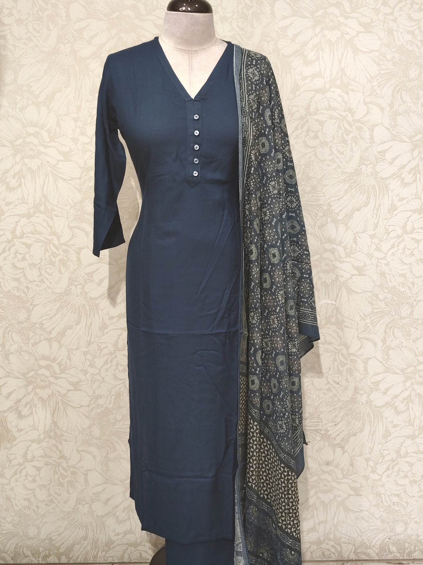 OFFER SALES TOP AND BOTTOM COLLECTIONS - IHA 27407