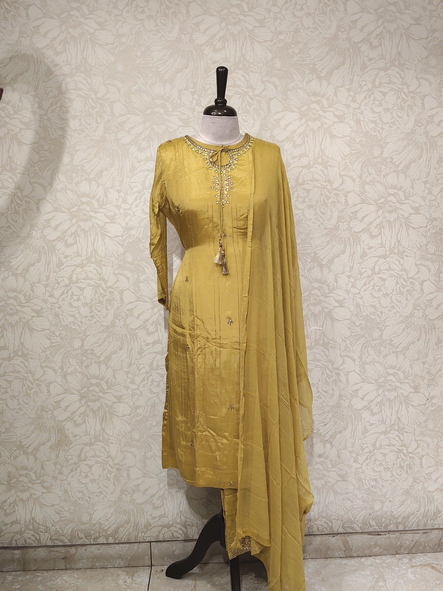 OFFER SALES TOP AND BOTTOM COLLECTIONS - IHA 27407