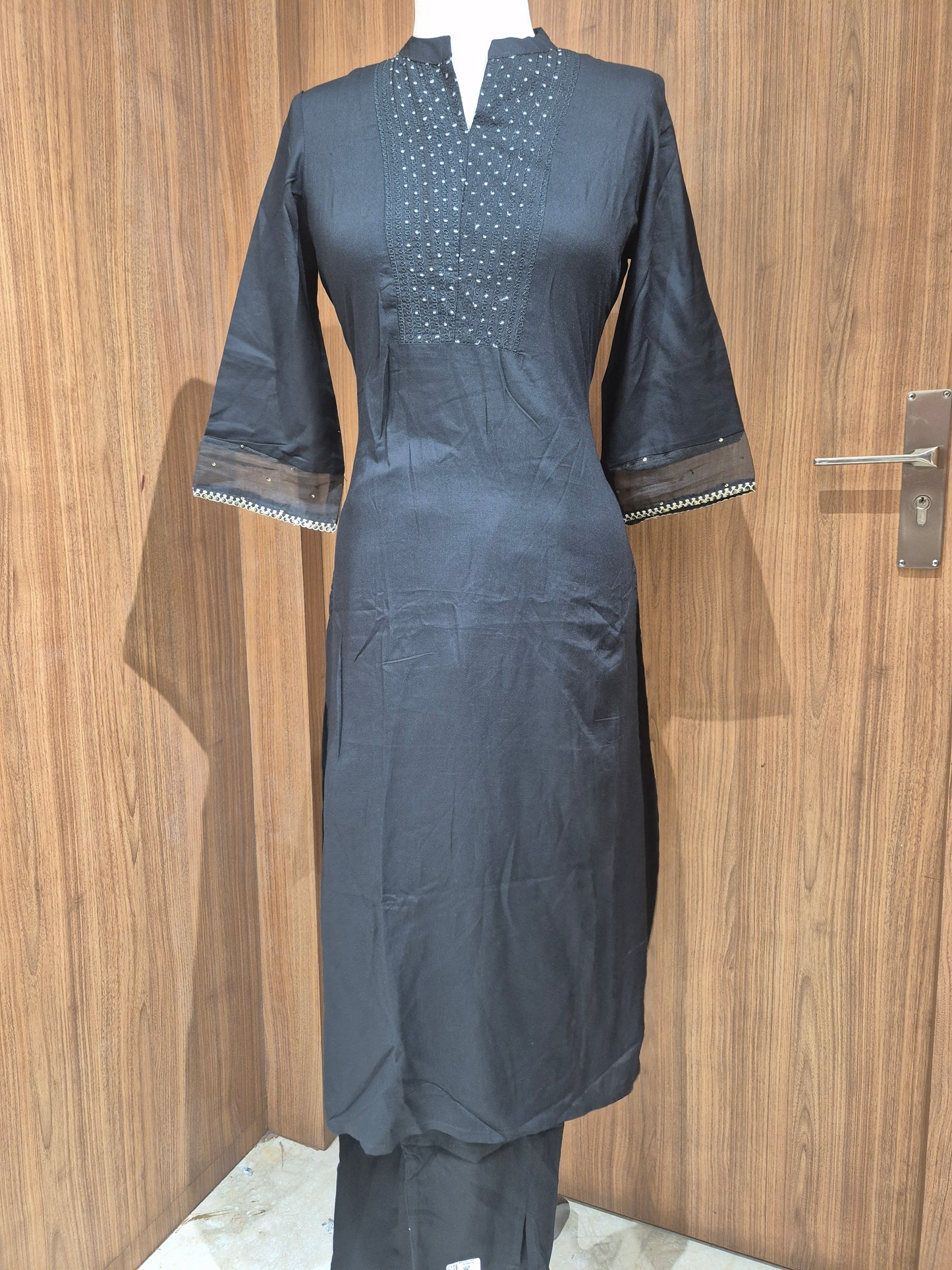 OFFER SALES TOP AND BOTTOM - IHA 26703