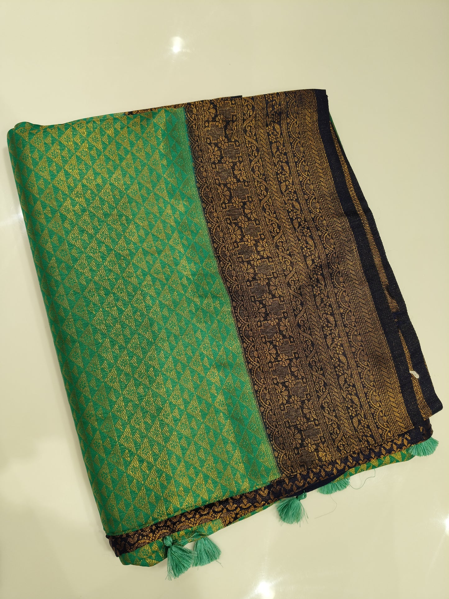 OFFER SALES SAREES - IHA 27316