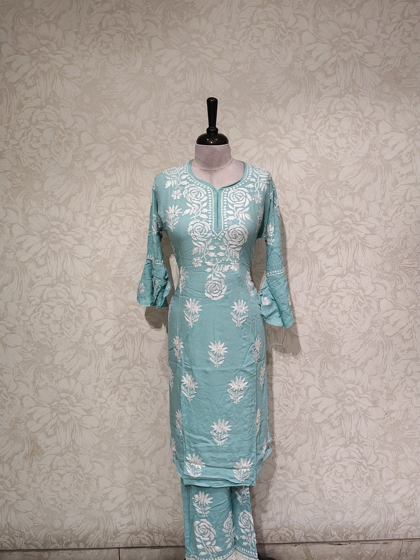 OFFER SALES TOP AND BOTTOM - IHA 27524