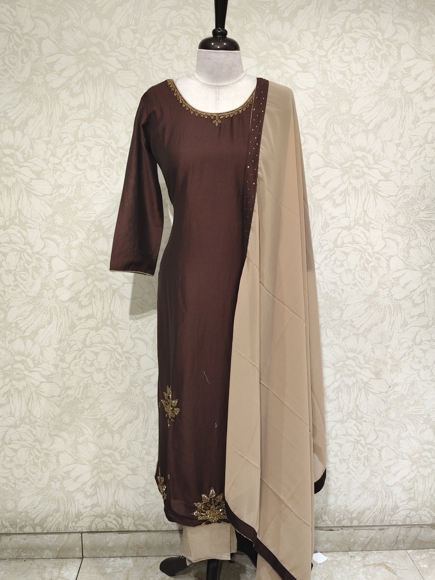 OFFER SALES TOP AND BOTTOM COLLECTIONS - IHA 27223
