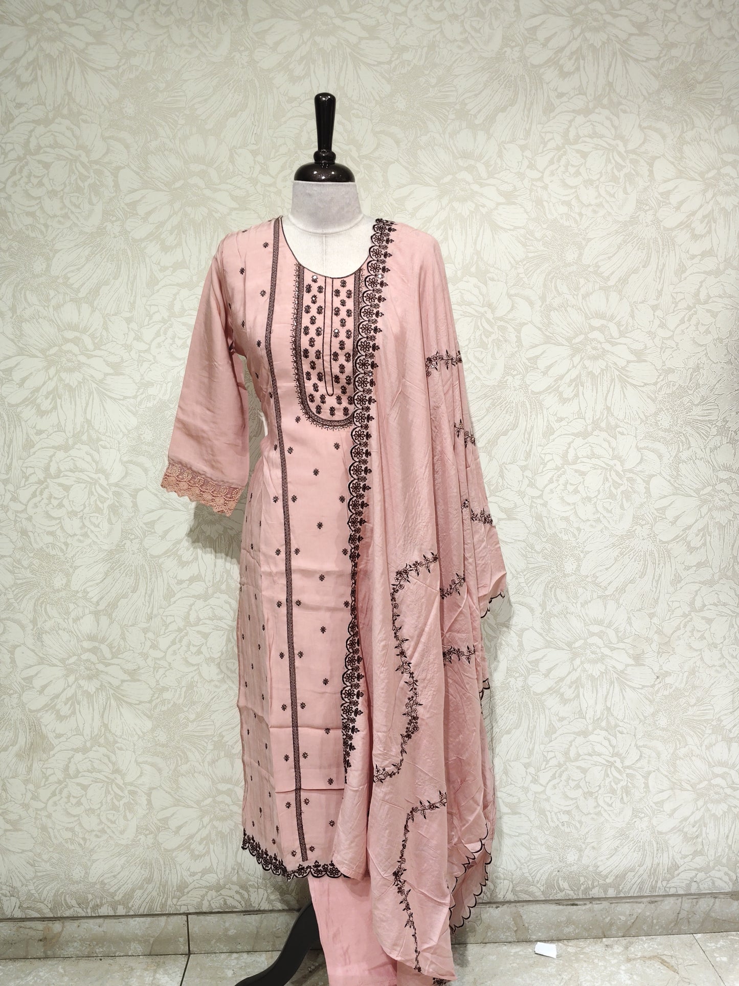 OFFER SALES TOP AND BOTTOM COLLECTIONS - IHA 27223