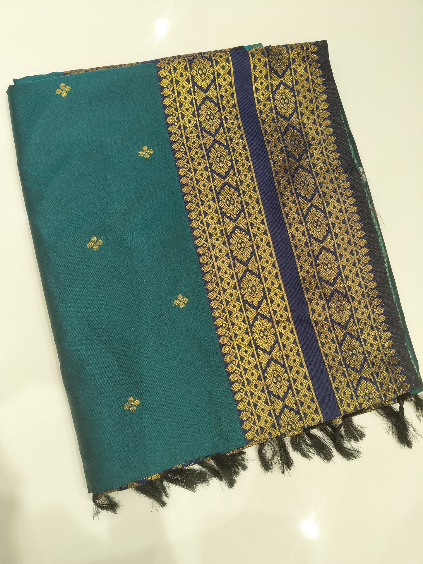 OFFER SALES SAREES - IHA 27316