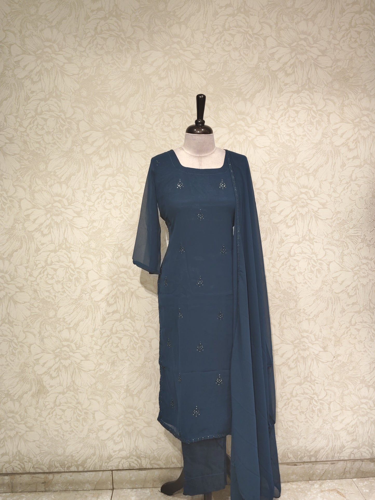 OFFER SALES TOP AND BOTTOM - IHA 27533