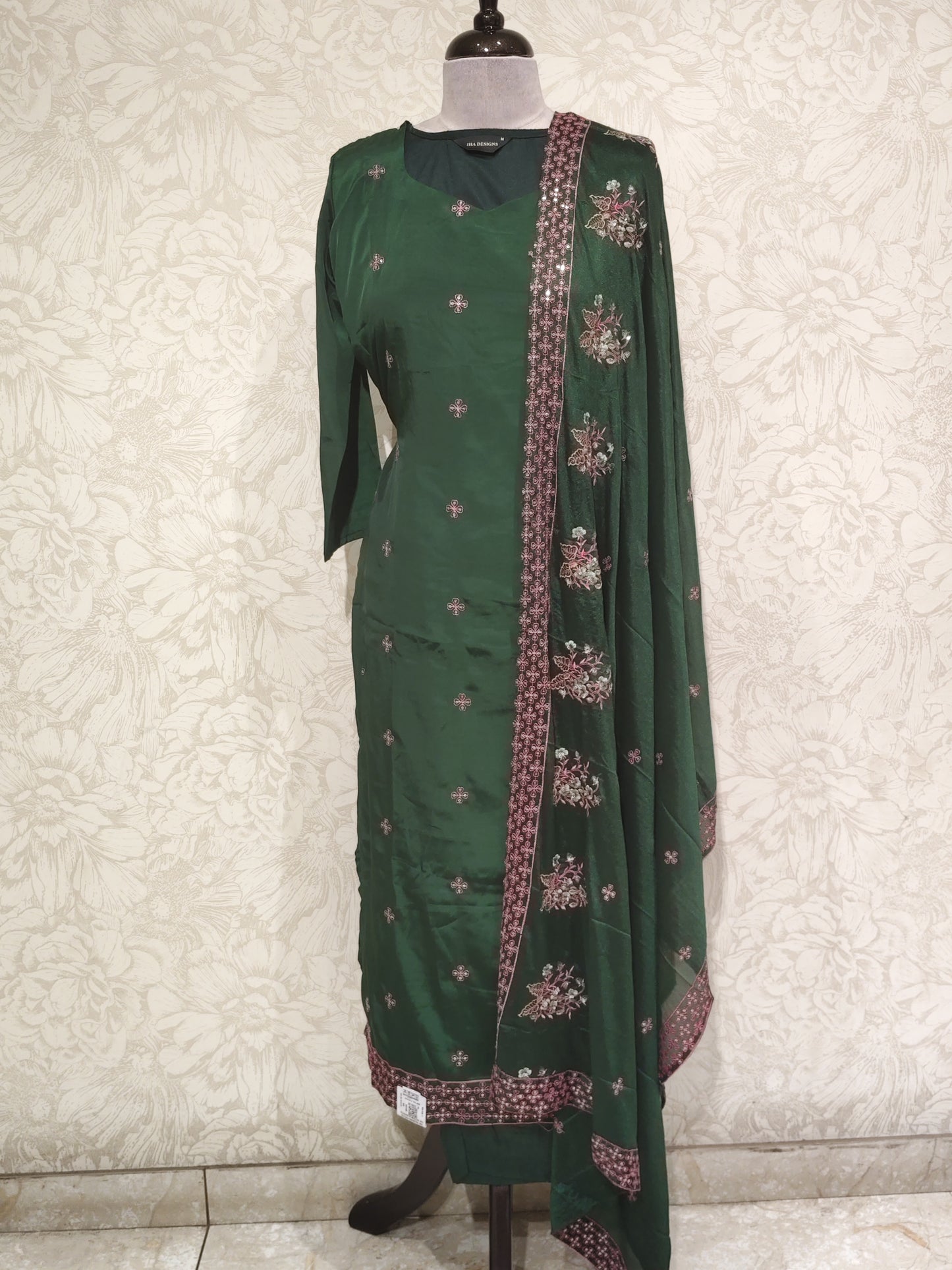 OFFER SALES TOP AND BOTTOM COLLECTIONS - IHA 27223