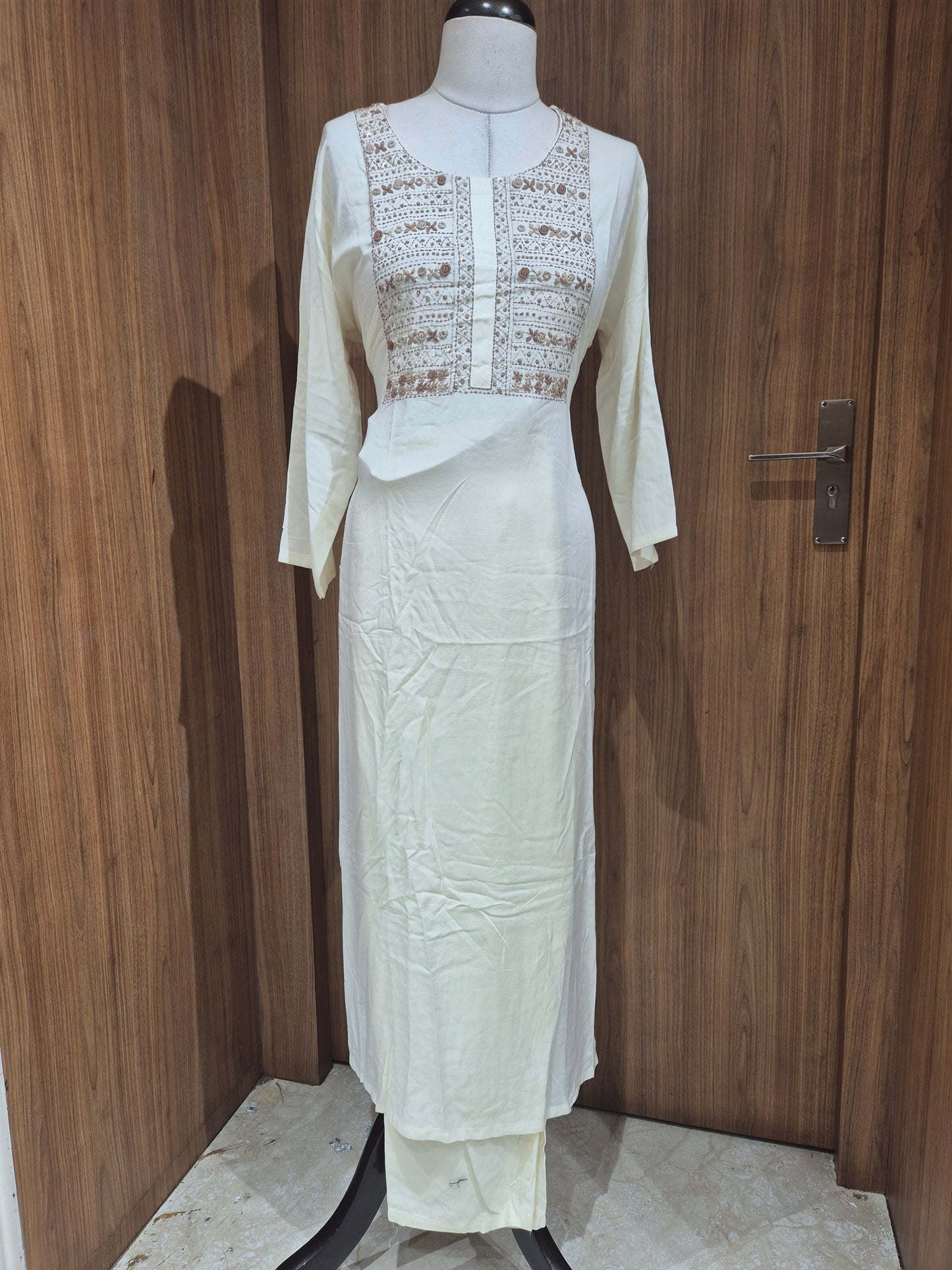 OFFER SALES TOP AND BOTTOM - IHA 26703