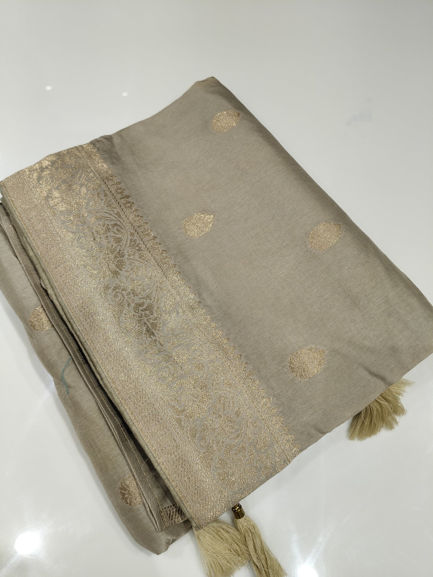 OFFER SALES SAREES - IHA 27410