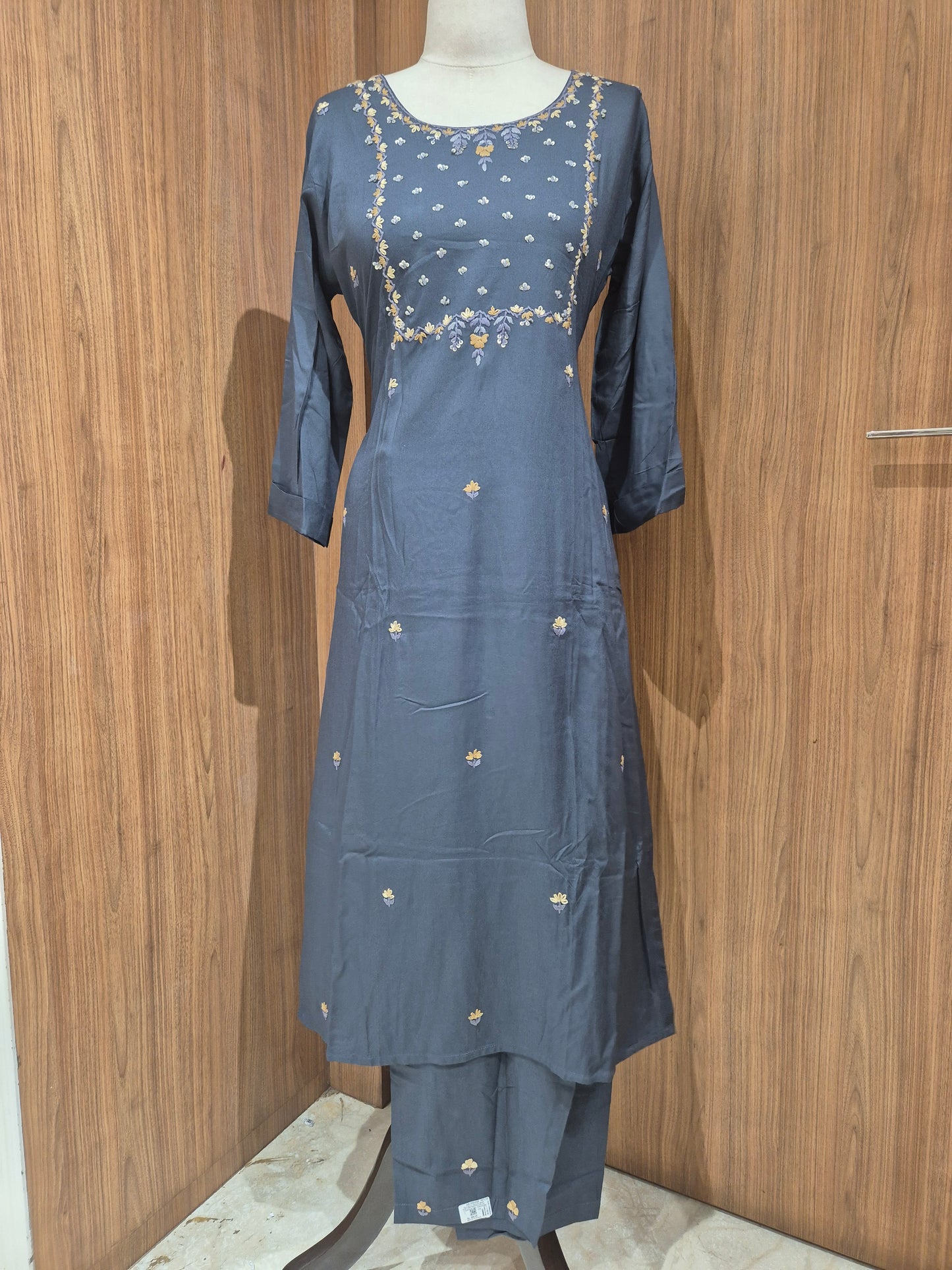 OFFER SALES TOP AND BOTTOM - IHA 26703