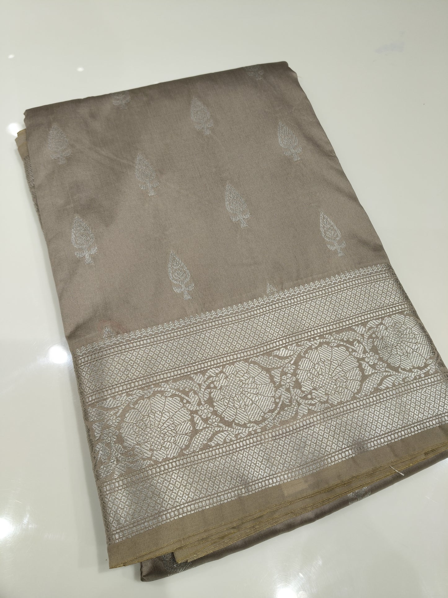 OFFER SALES SAREES - IHA 27410