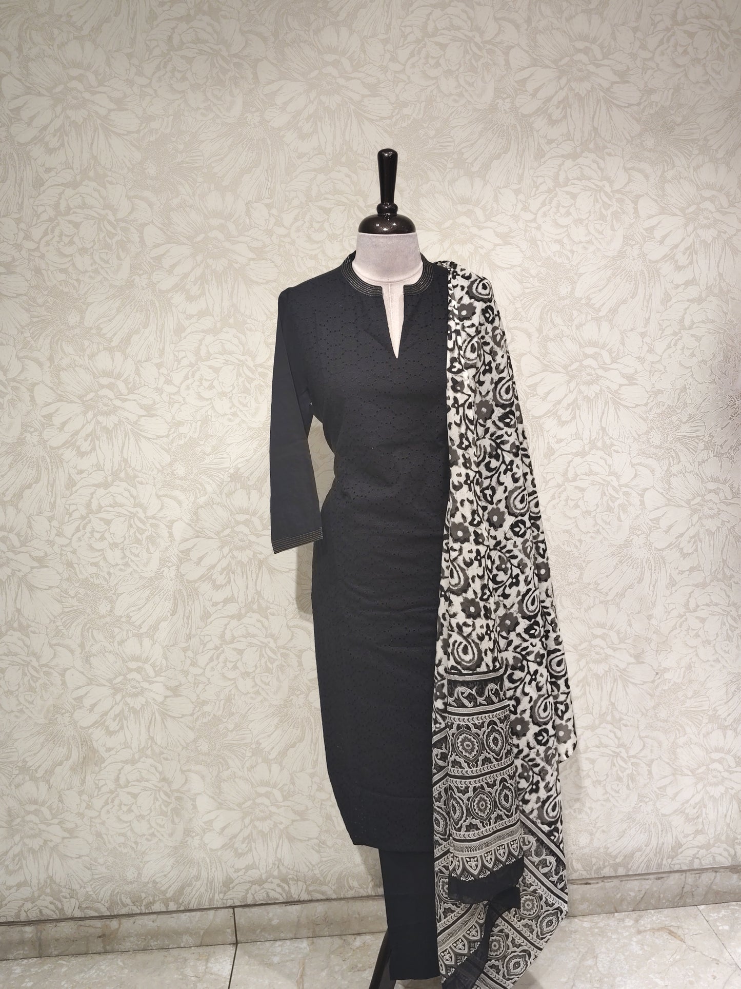 OFFER SALES TOP AND BOTTOM - IHA 27533