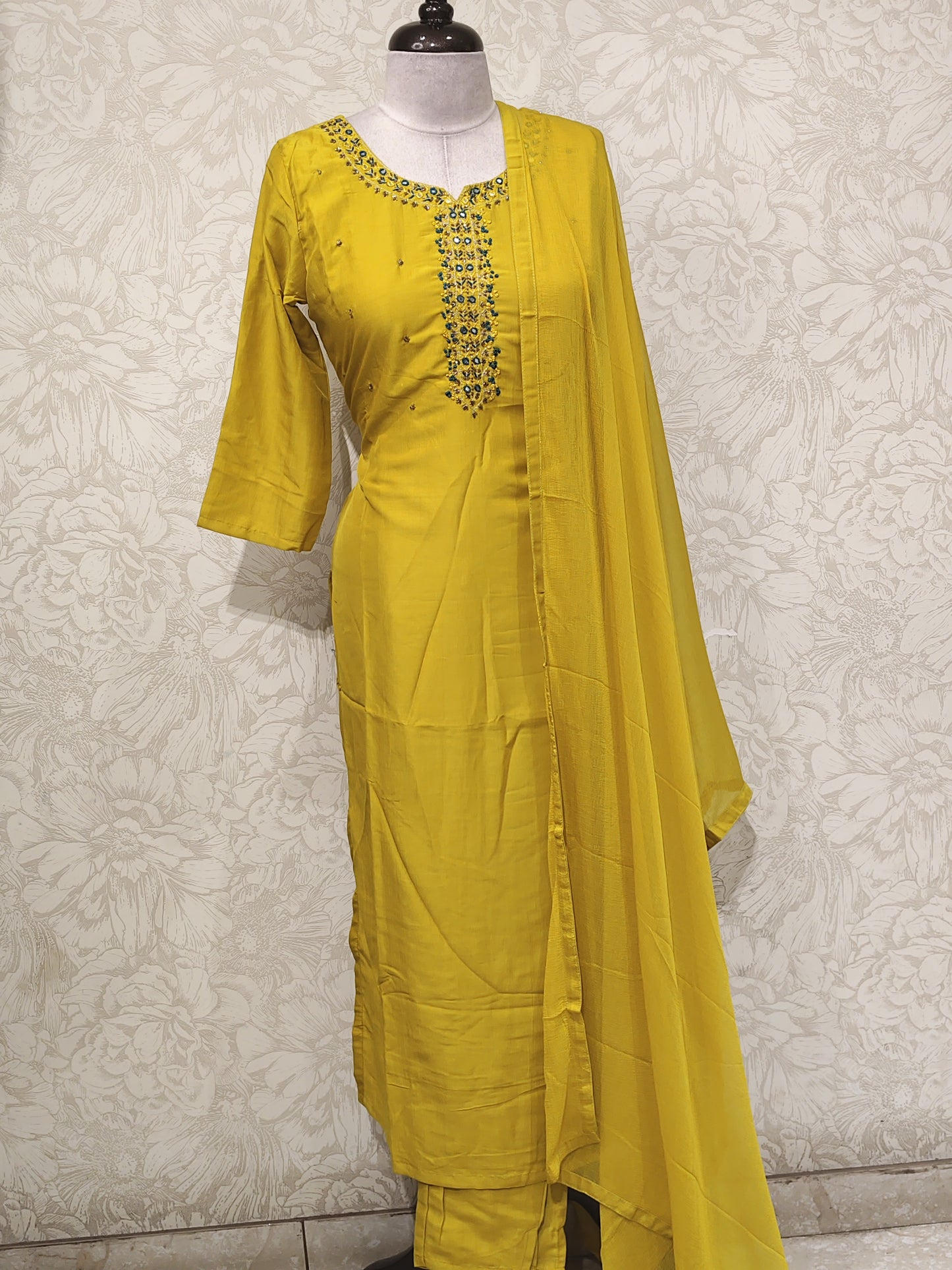 OFFER SALES TOP AND BOTTOM COLLECTIONS - IHA 27407