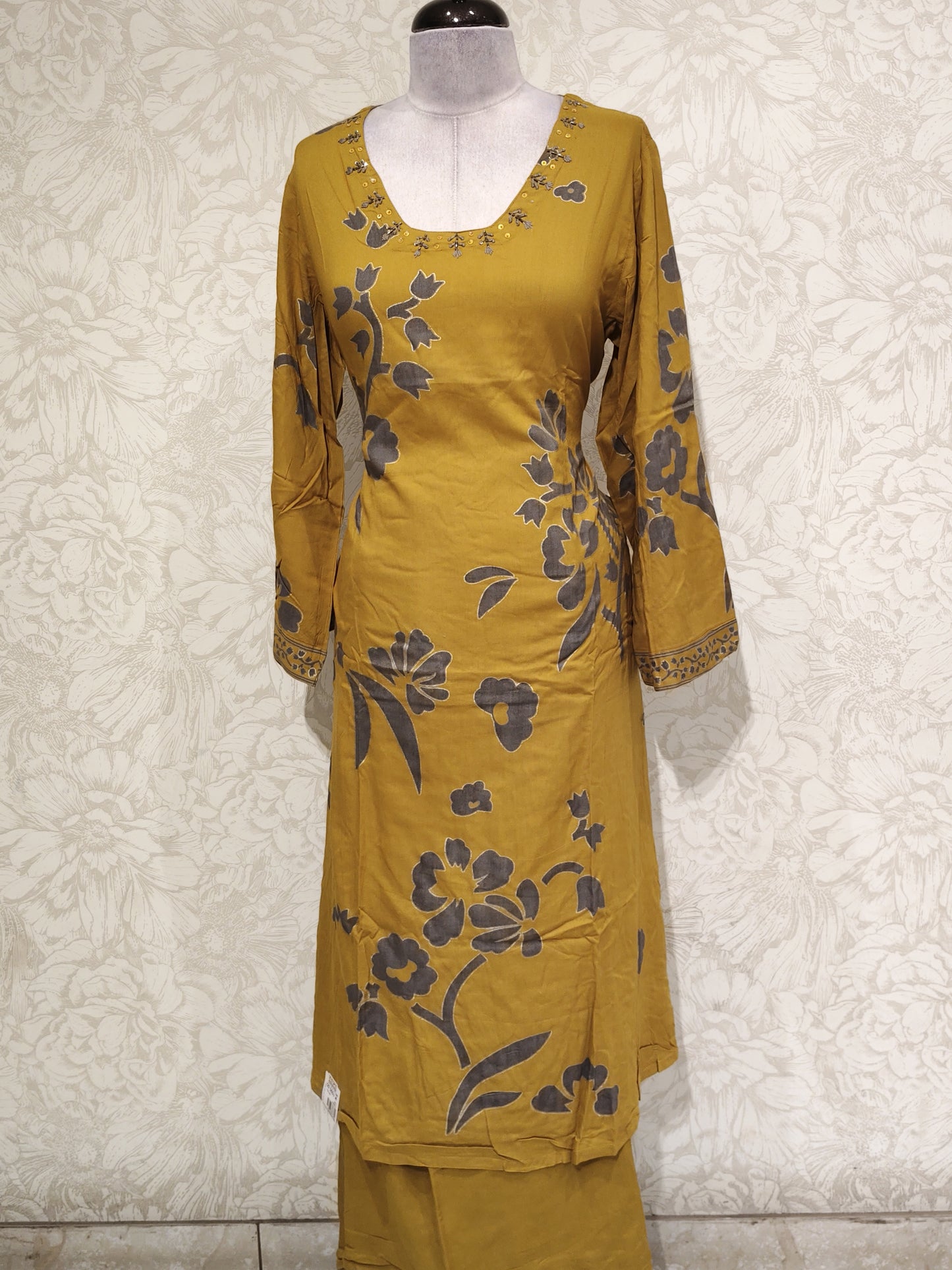 OFFER SALES TOP AND BOTTOM COLLECTIONS - IHA 27223